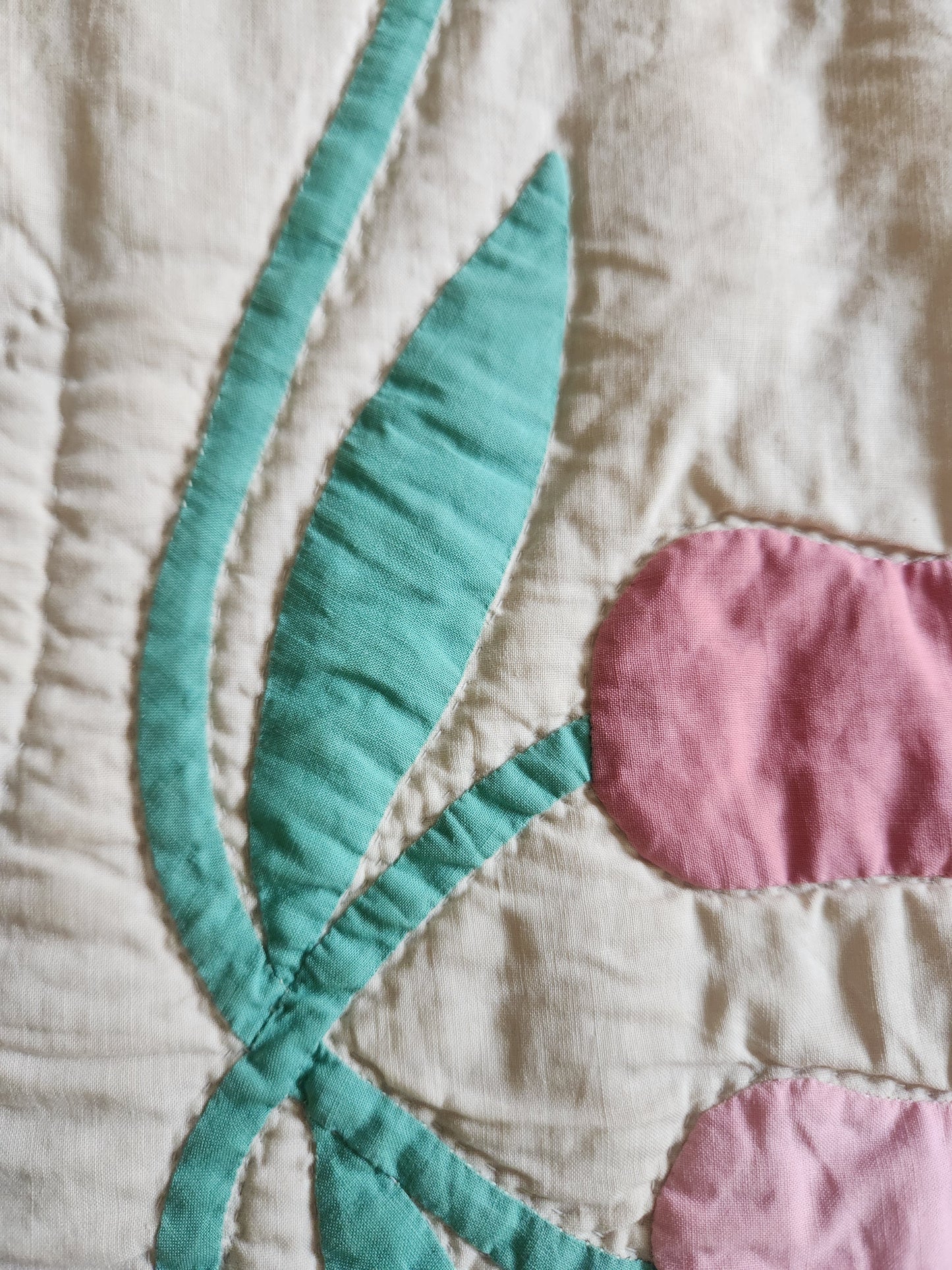 Vintage Tulip Quilt c1950
