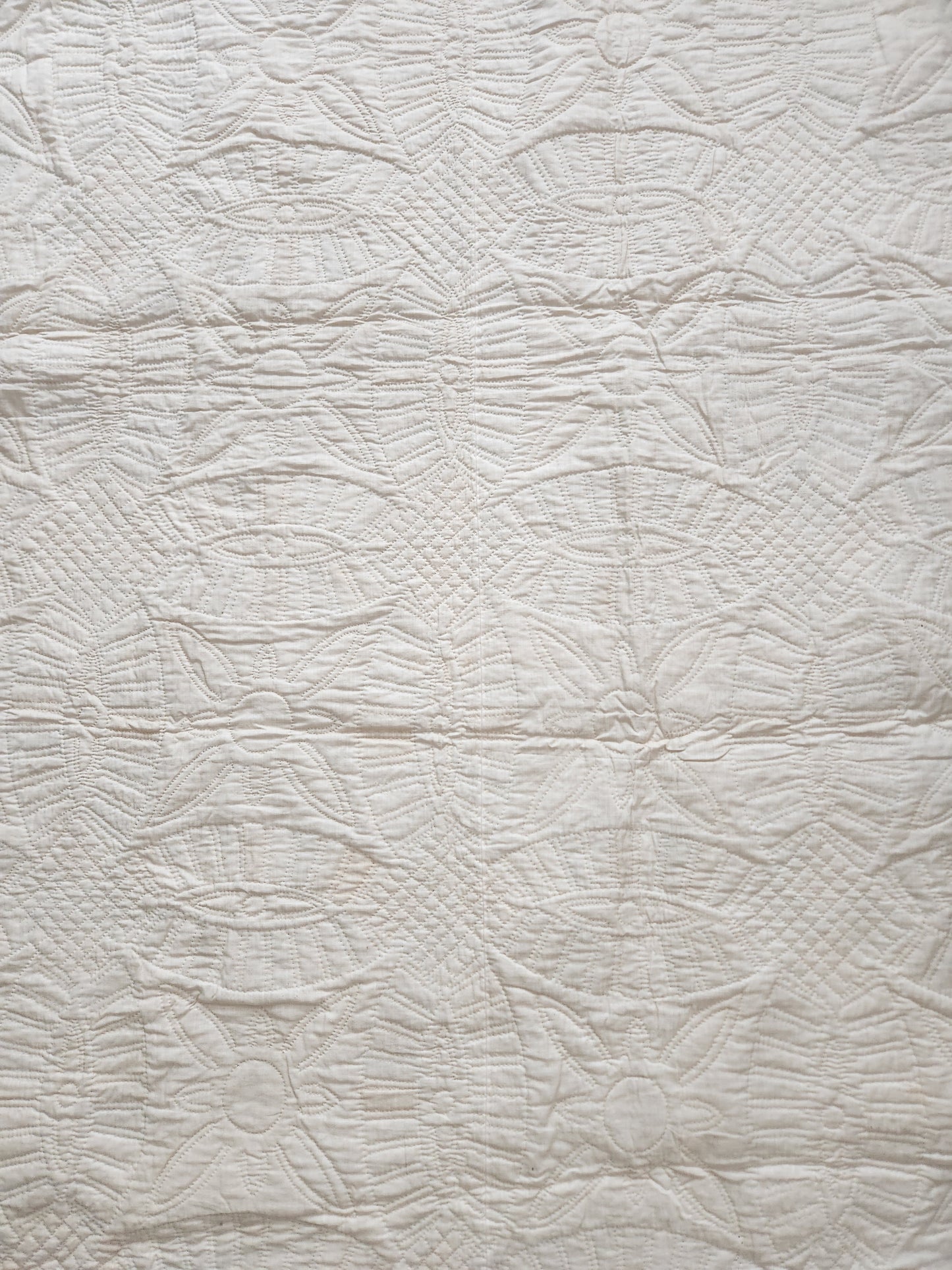 Vintage Double Wedding Ring Quilt with Prairie Points c1930