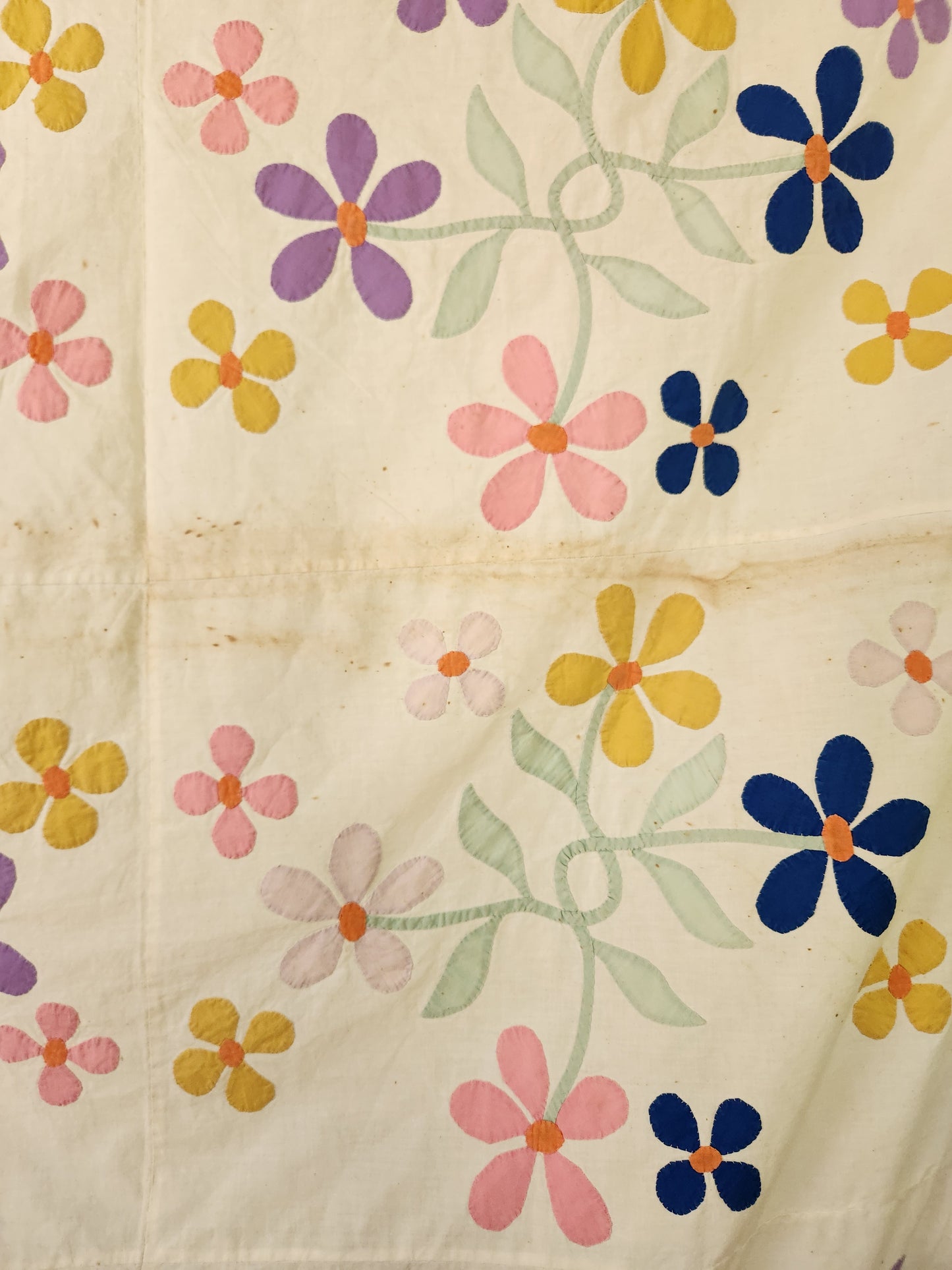 Vintage Floral Applique Coverlet 1944 (B)