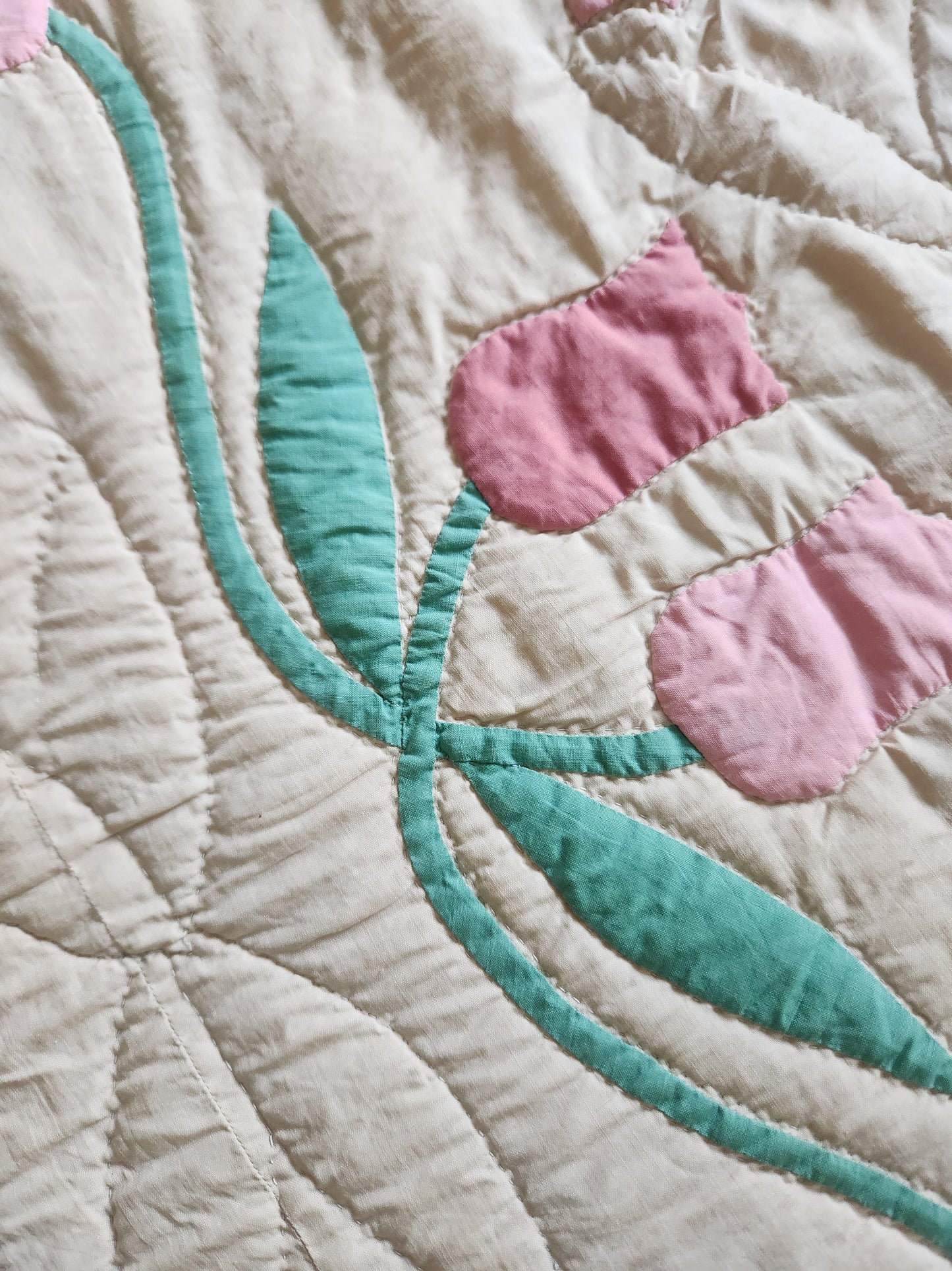 Vintage Tulip Quilt c1950