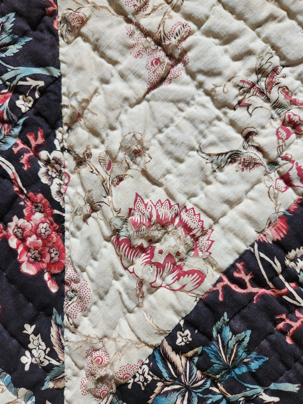 Antique Chintz Center Medallion Quilt c1830