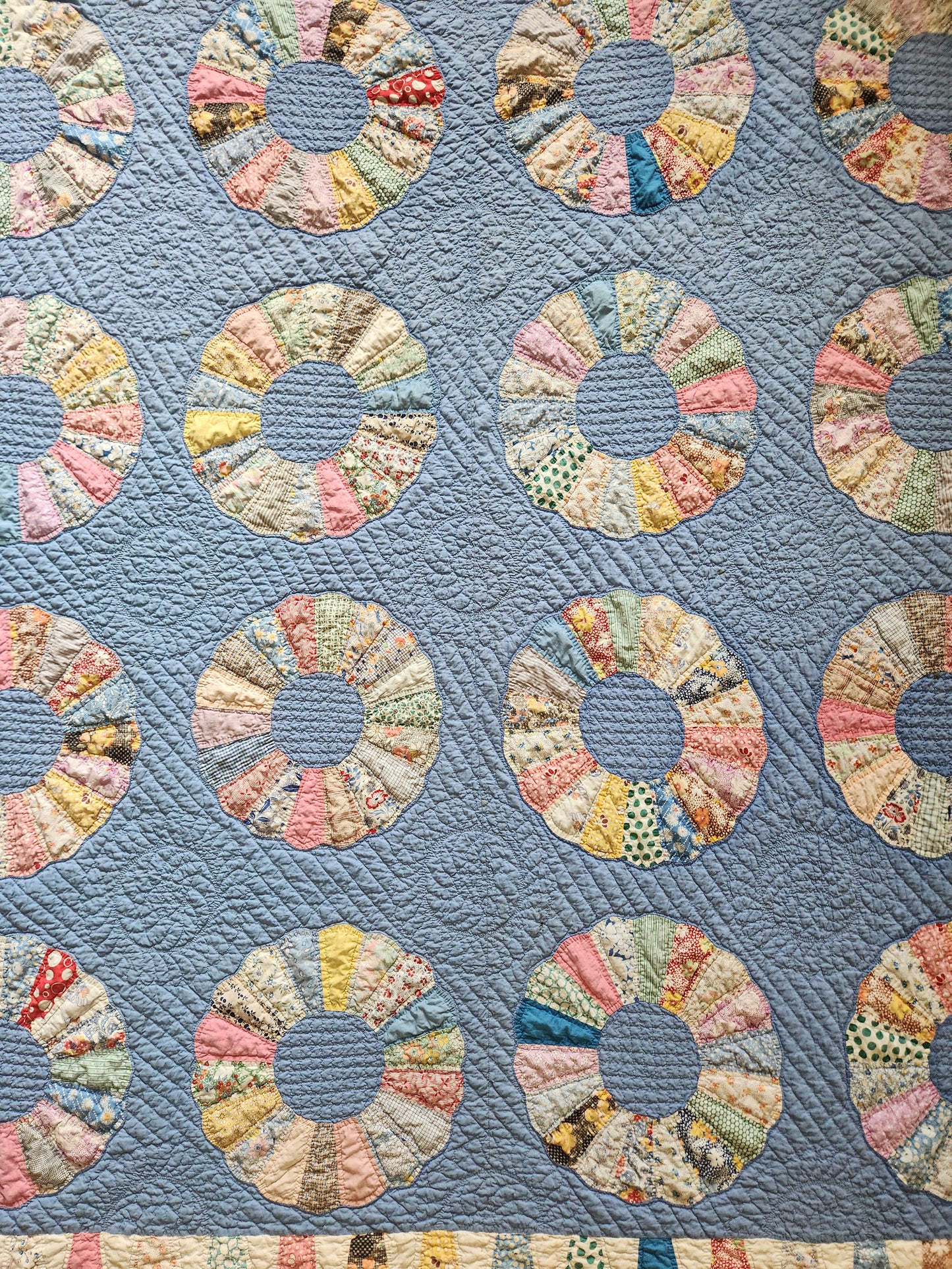 Vintage Dresden Plate Quilt c1930