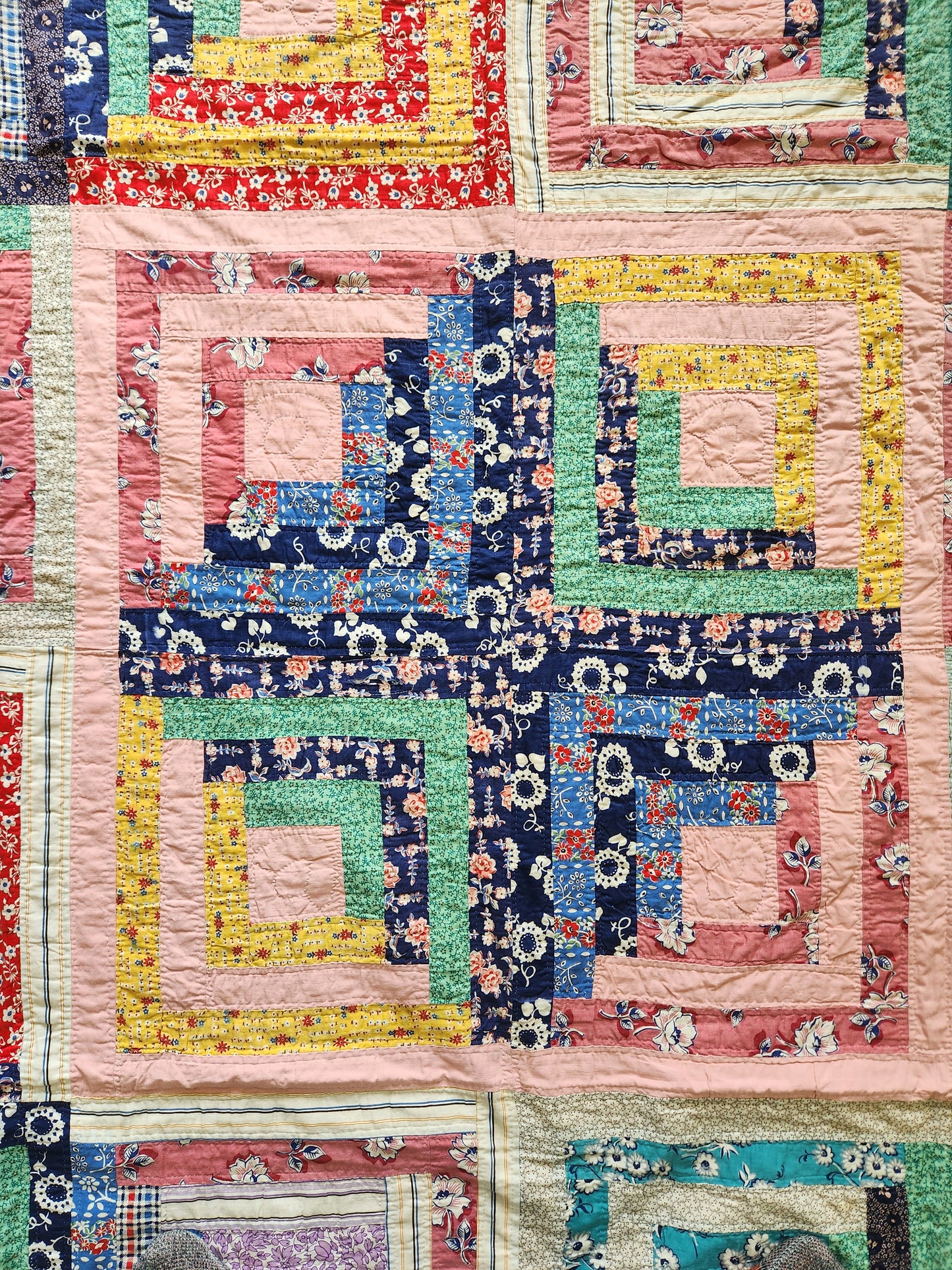 Stunning Vintage 1930’s Log Cabin Quilt