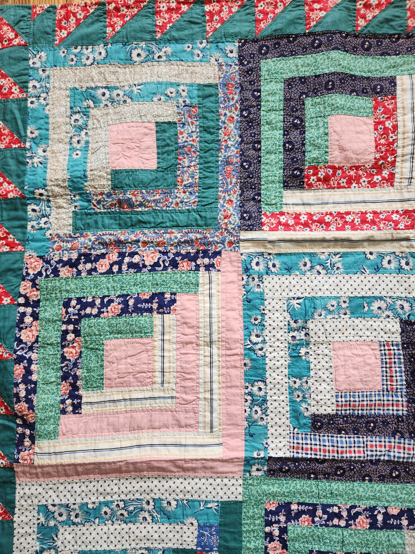 Stunning Vintage 1930’s Log Cabin Quilt