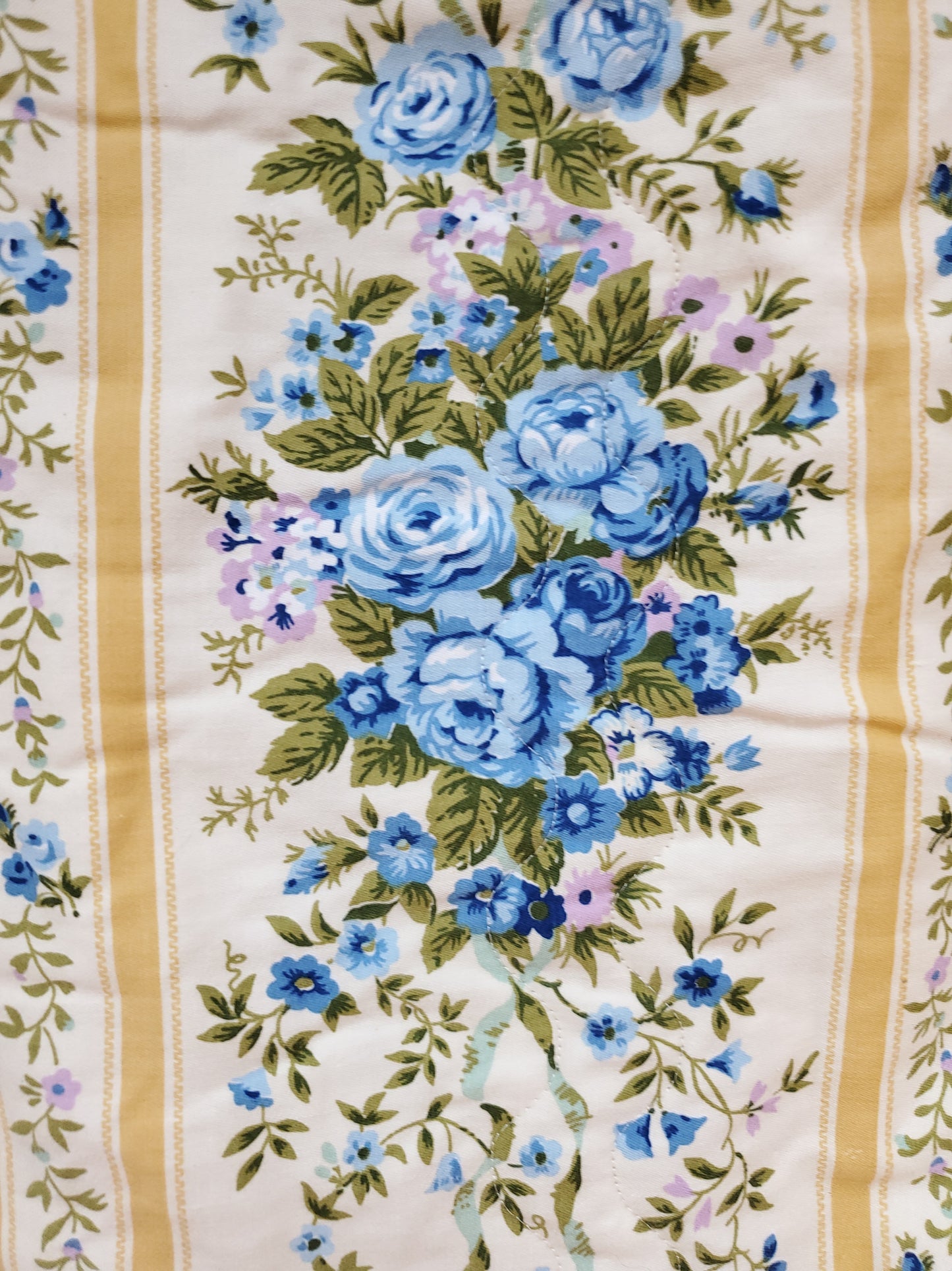 Vintage Whole Cloth Floral Bouquet Comforter Quilt, ca 1950