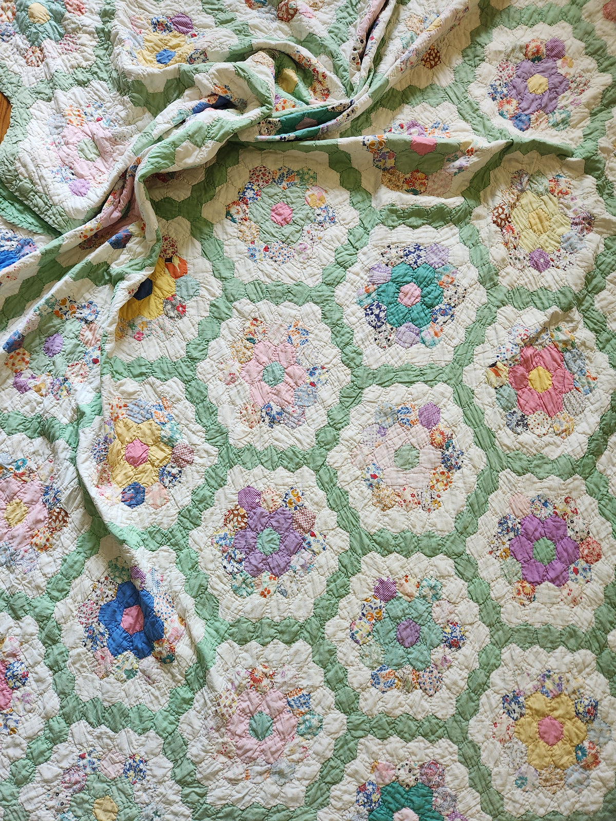 Vintage Grandmother's Flower Garden Quilt c1940