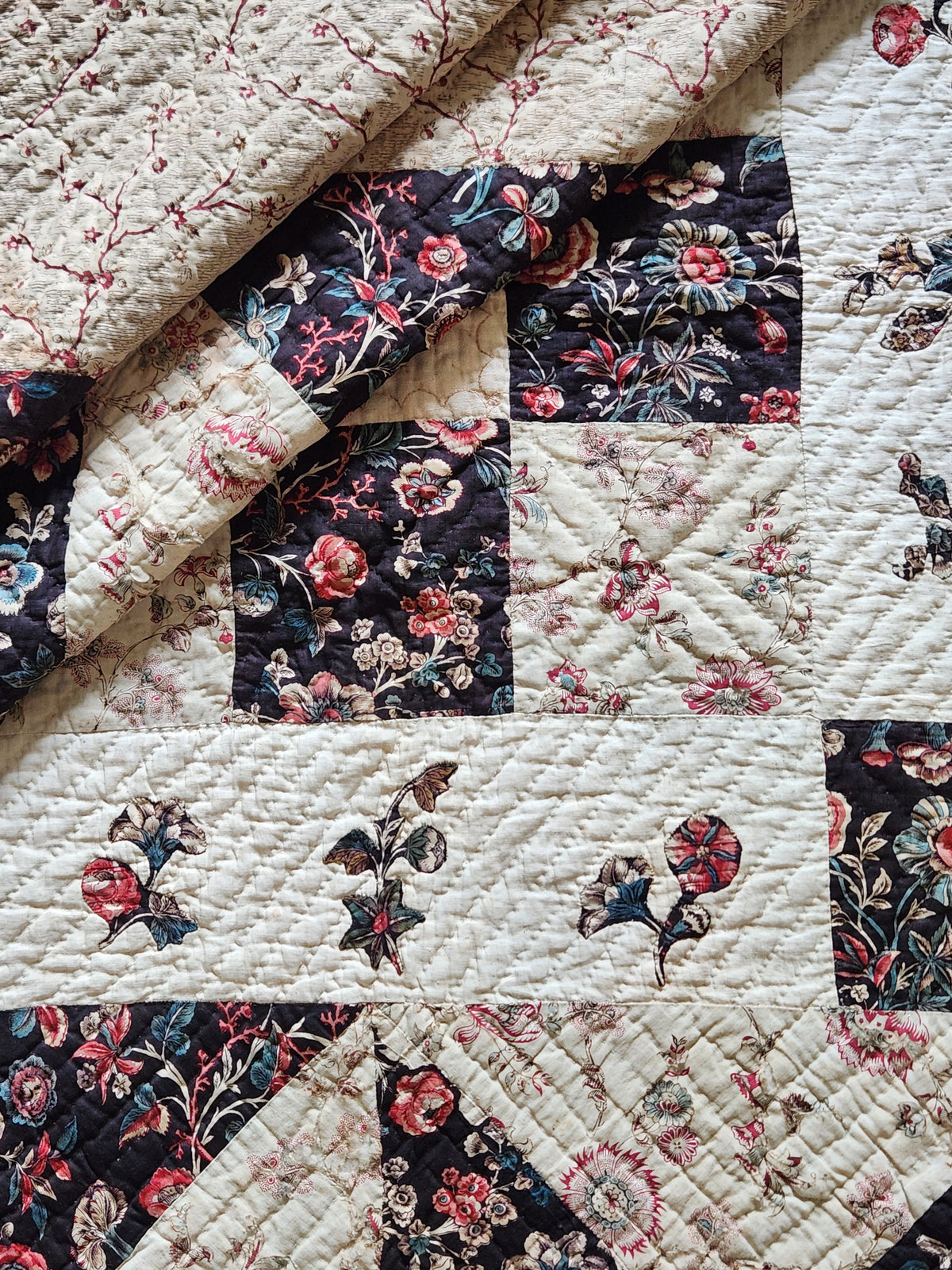 Antique Chintz Center Medallion Quilt c1830