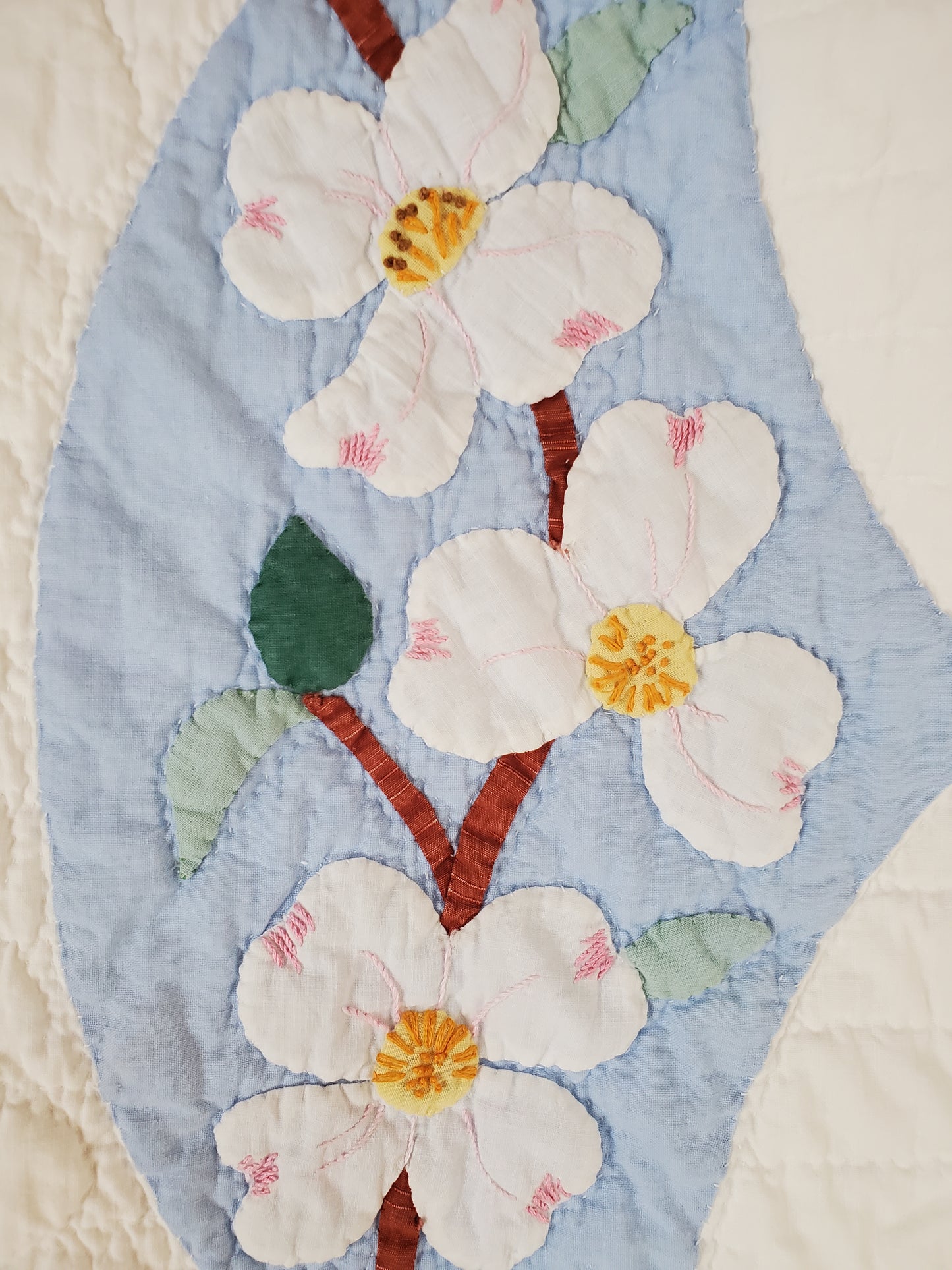 Vintage Dogwood Blossom Quilt, ca 1950