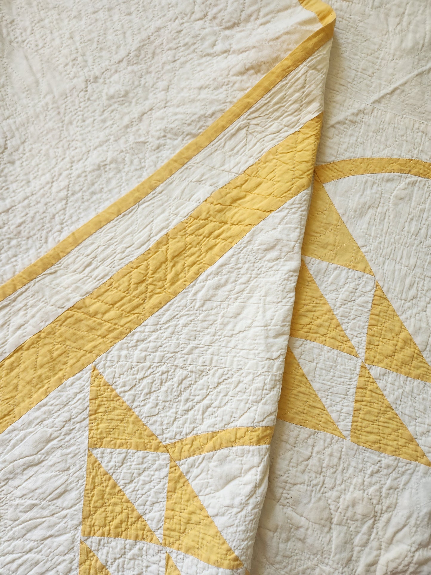 Vintage Yellow Baskets Quilt