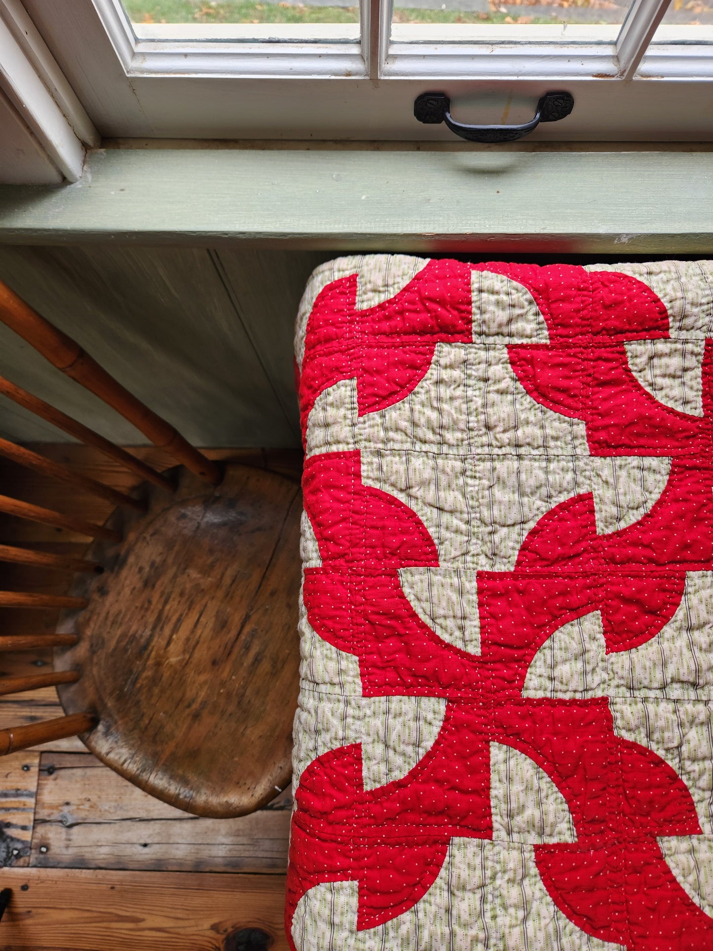 Antique Red & Green Drunkard's Path Quilt ca 1900