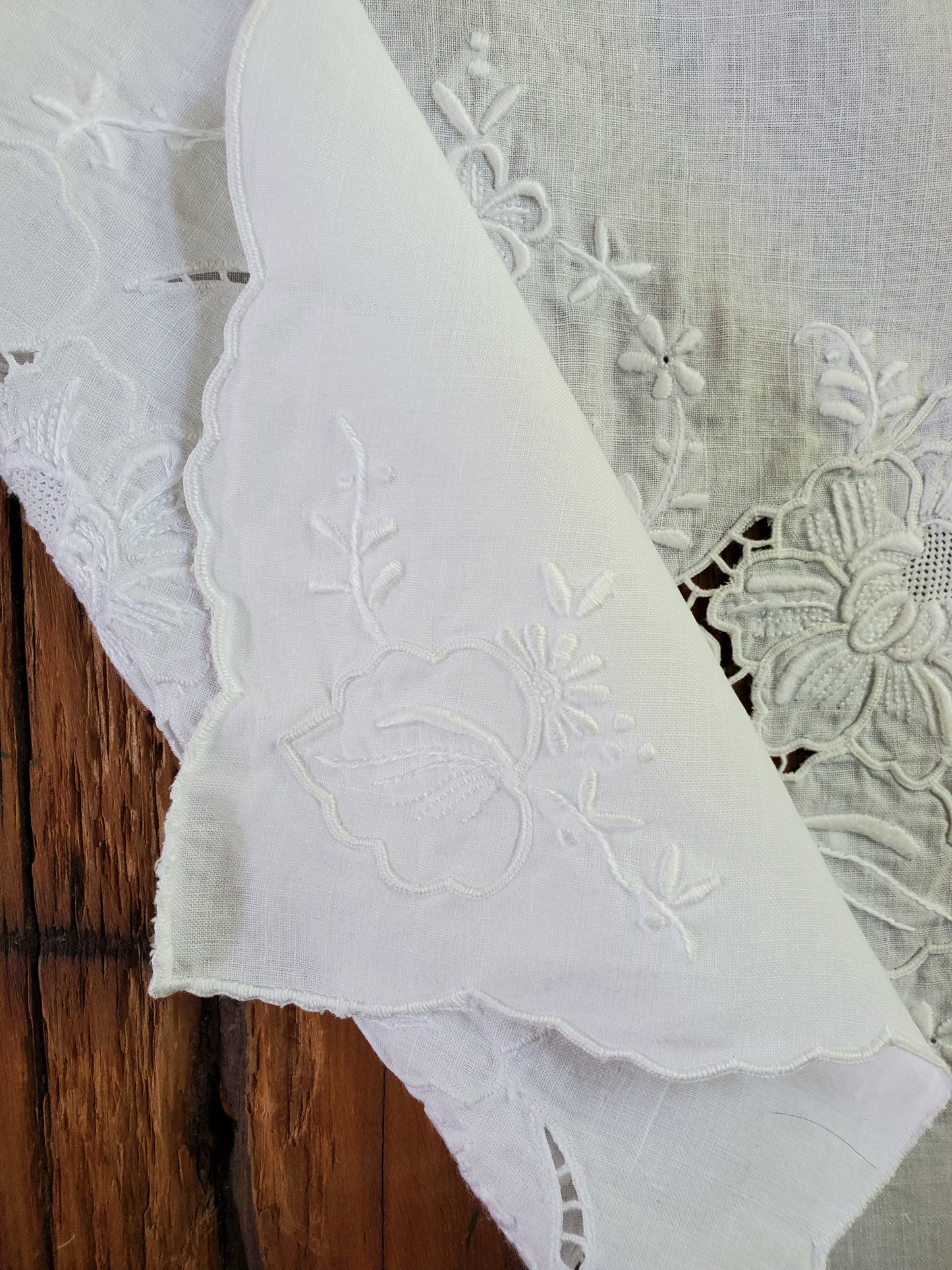 Antique White Embroidered Runner