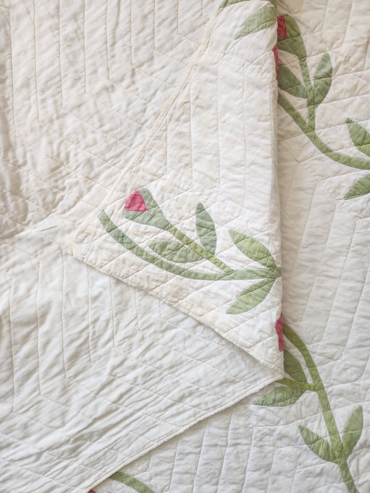 Antique Trailing Rose Crib Quilt