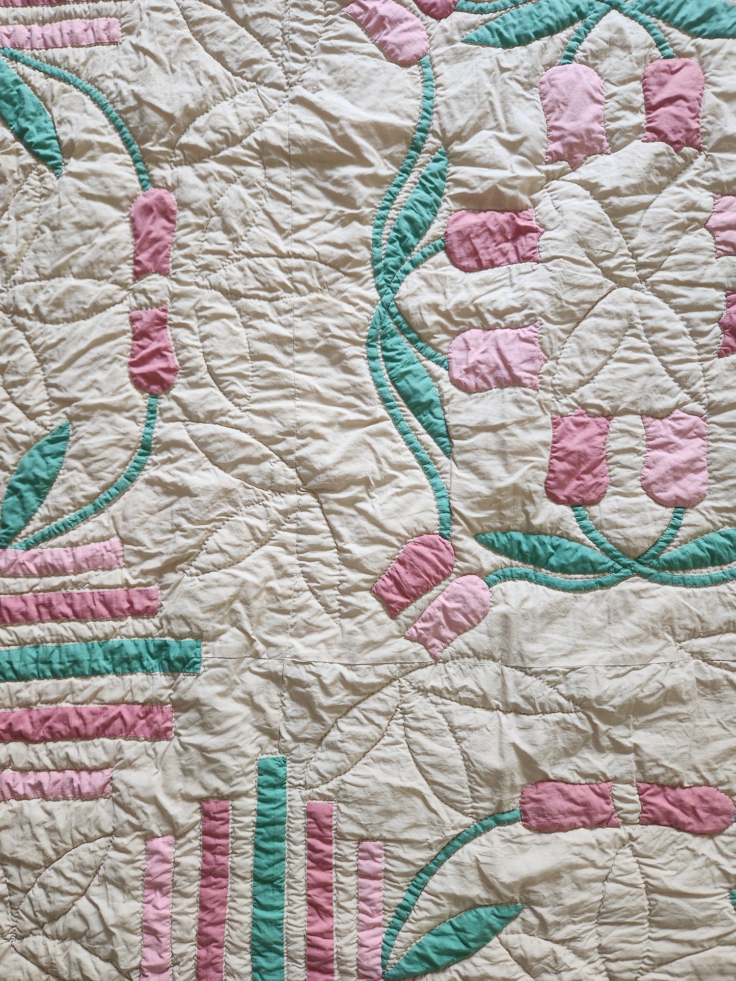 Vintage Tulip Quilt c1950