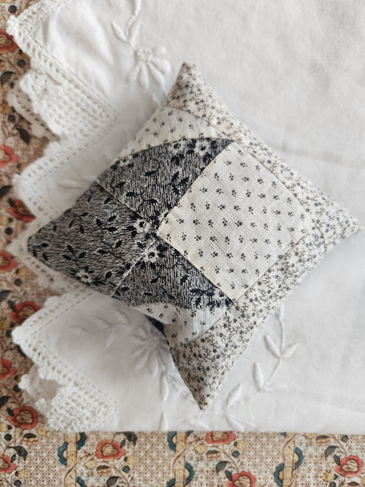 Antique Quilt Block Lavender Sachet