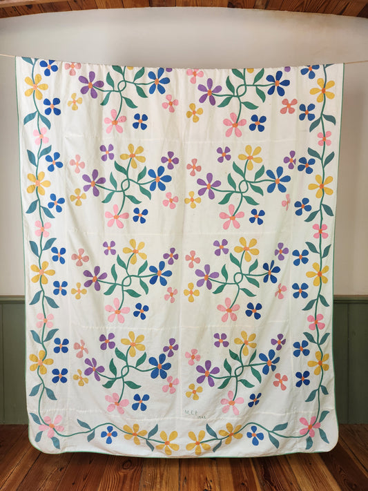 Vintage Floral Applique Coverlet 1942 (A)