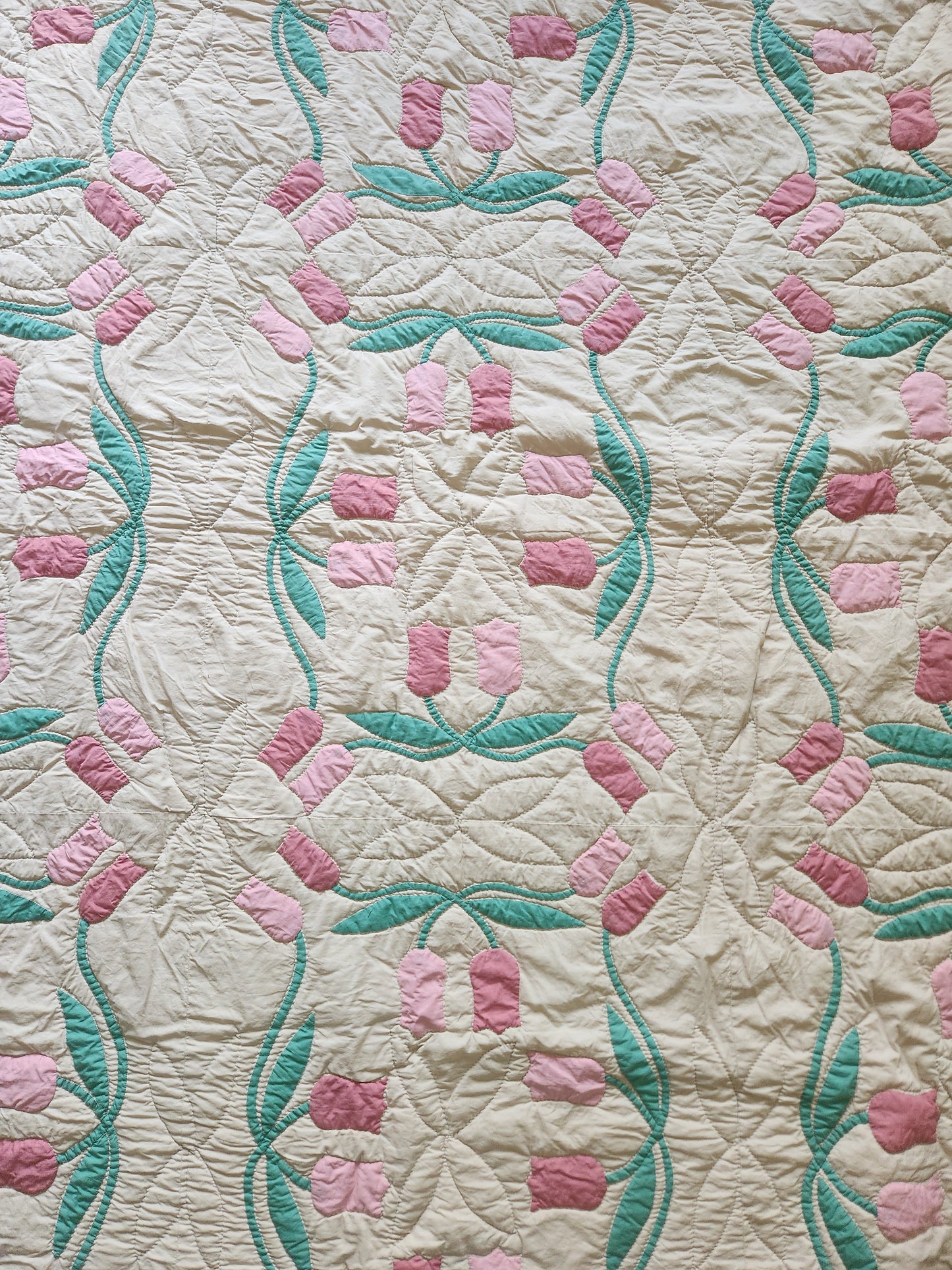 Vintage Tulip Quilt c1950