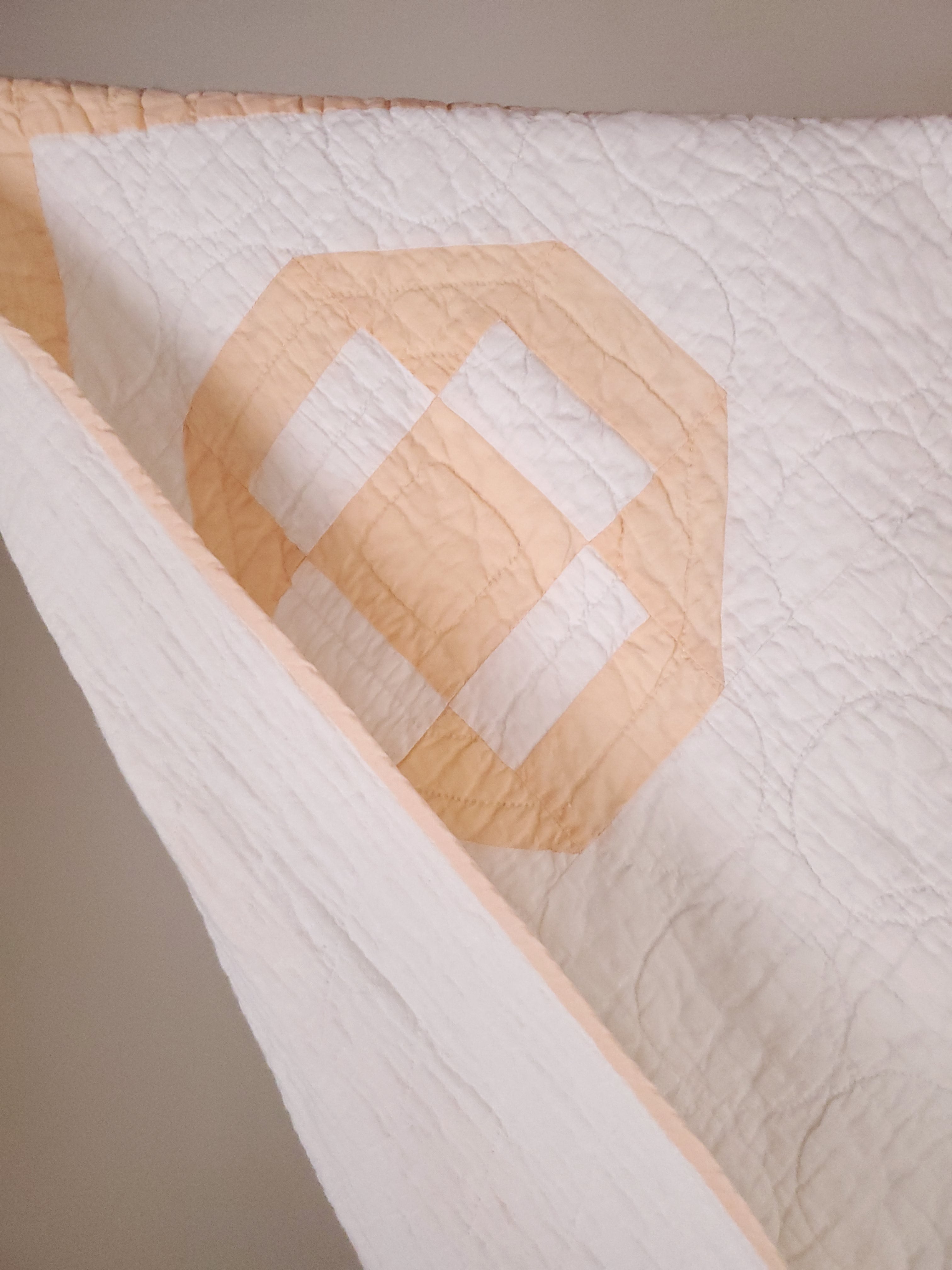 White Patchwork Peach and White Patchwork Quilt – Caravan Quilts