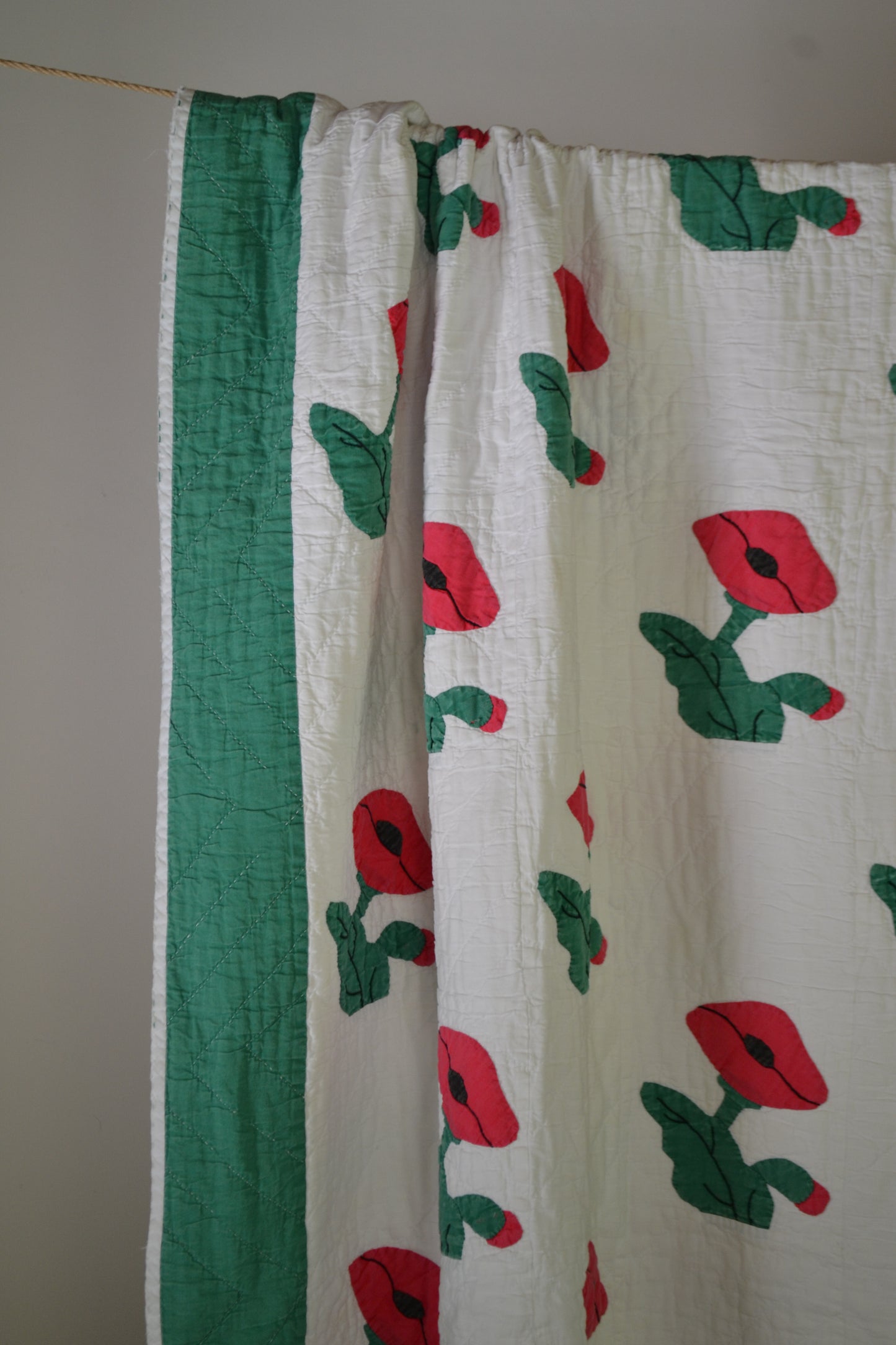 Vintage Poppy Applique Quilt ca 1940