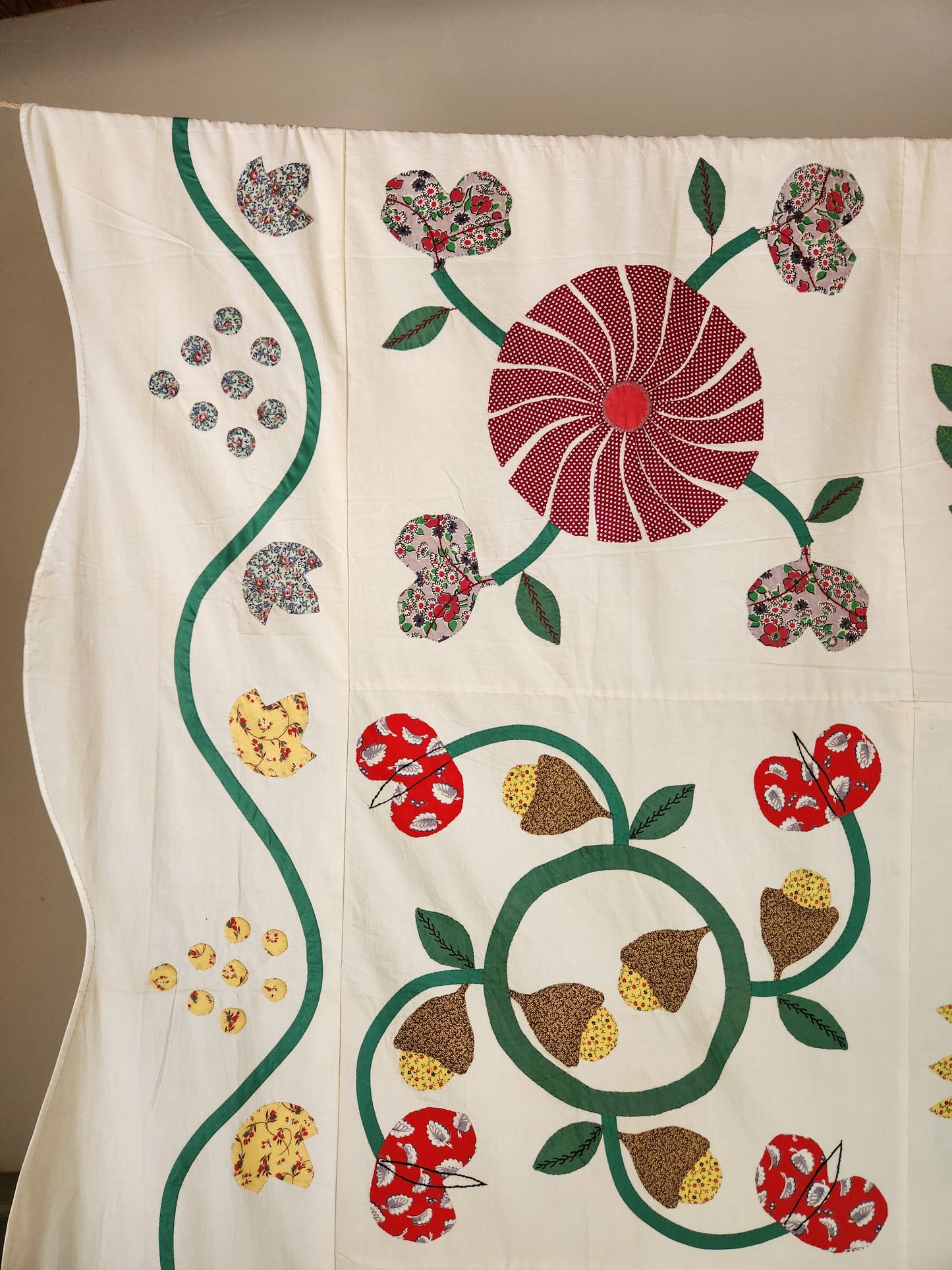 Vintage Hand Stitched Album Coverlet c1950 (B)