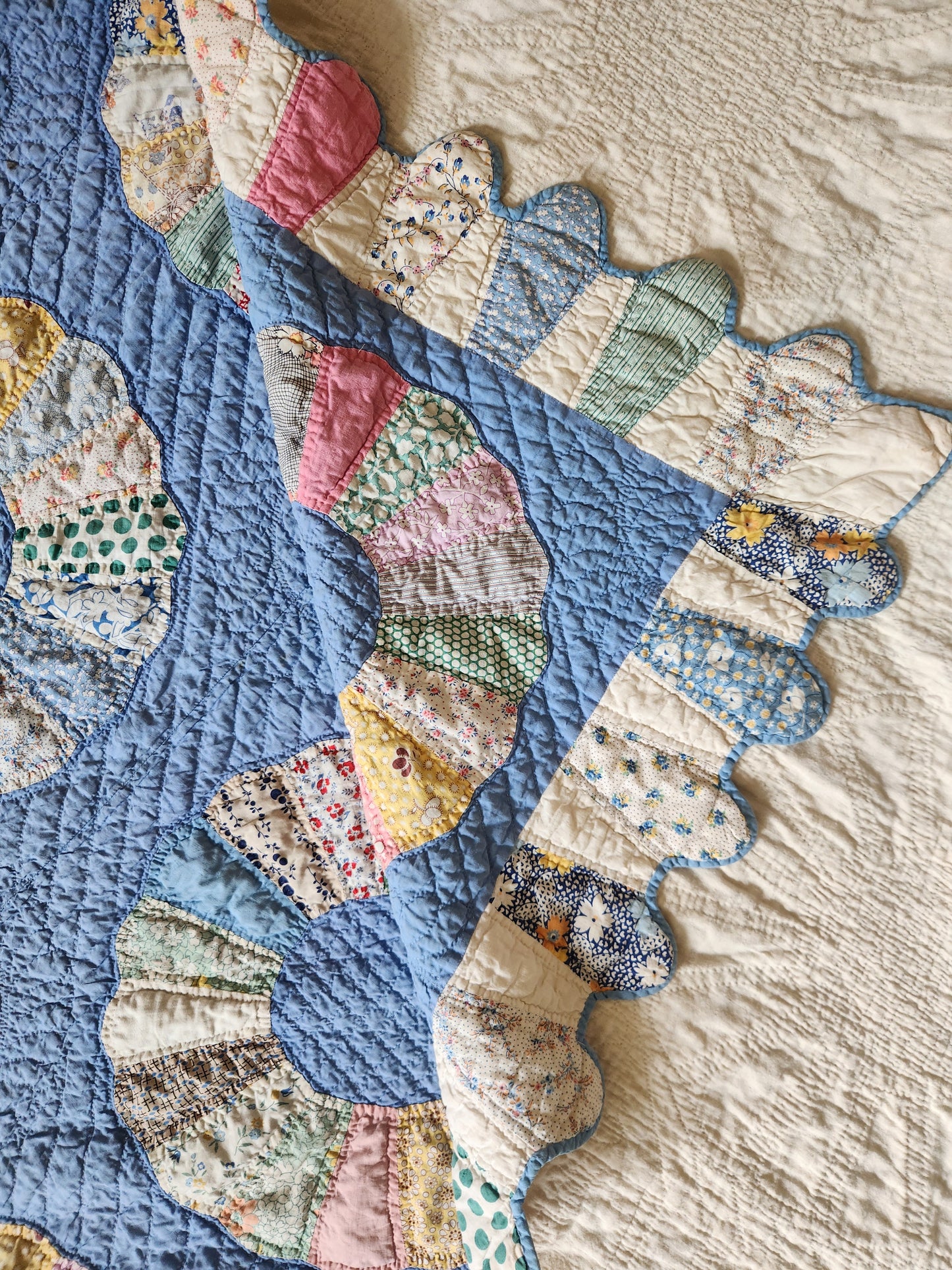 Vintage Dresden Plate Quilt c1930