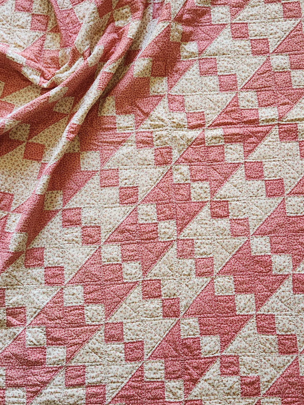 Antique Pink Floral Jacob’s Ladder Quilt