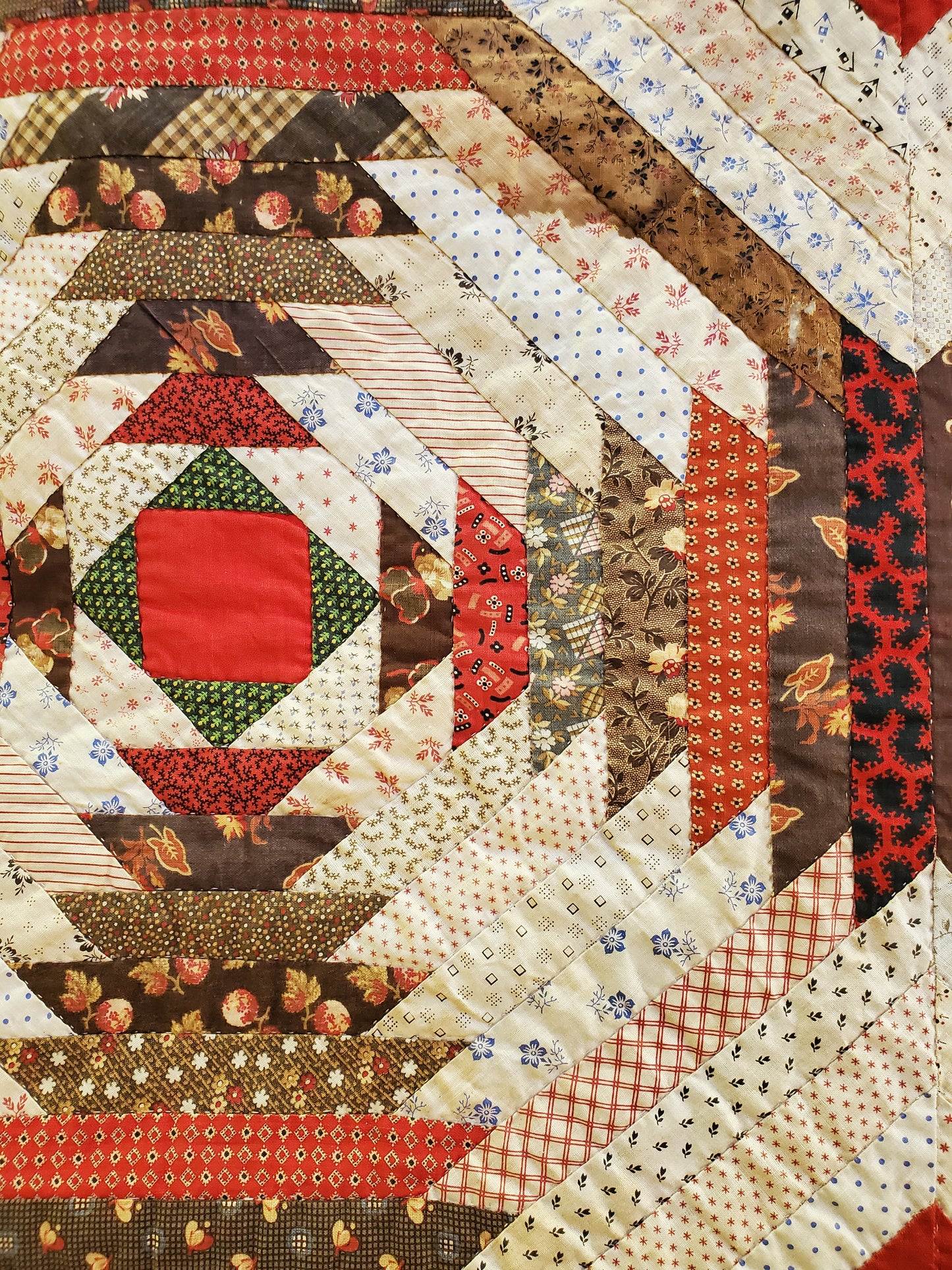 Stunning Antique Pineapple Log Cabin Quilt, ca 1880