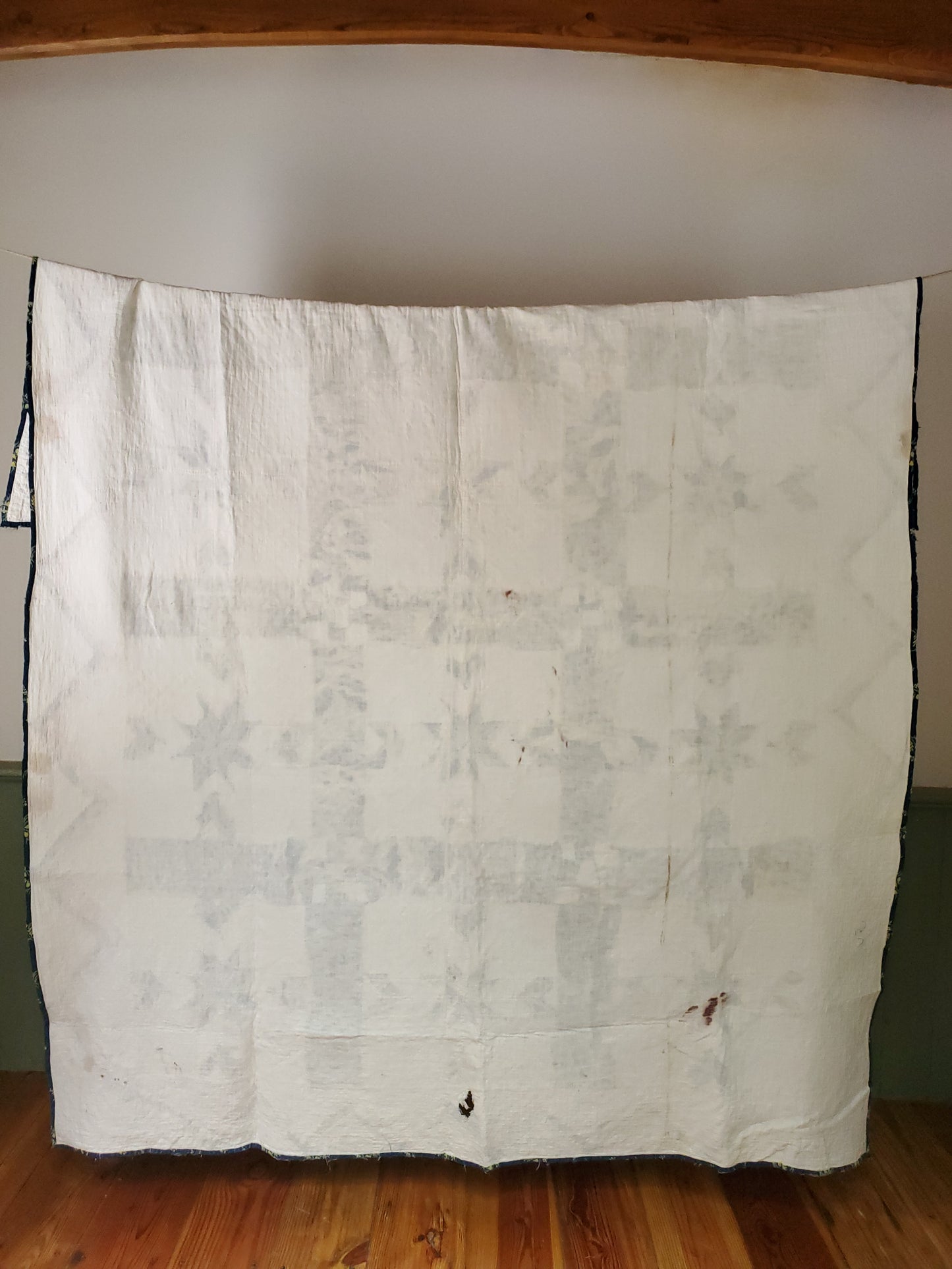 Lazy Daisy Indigo Antique Quilt