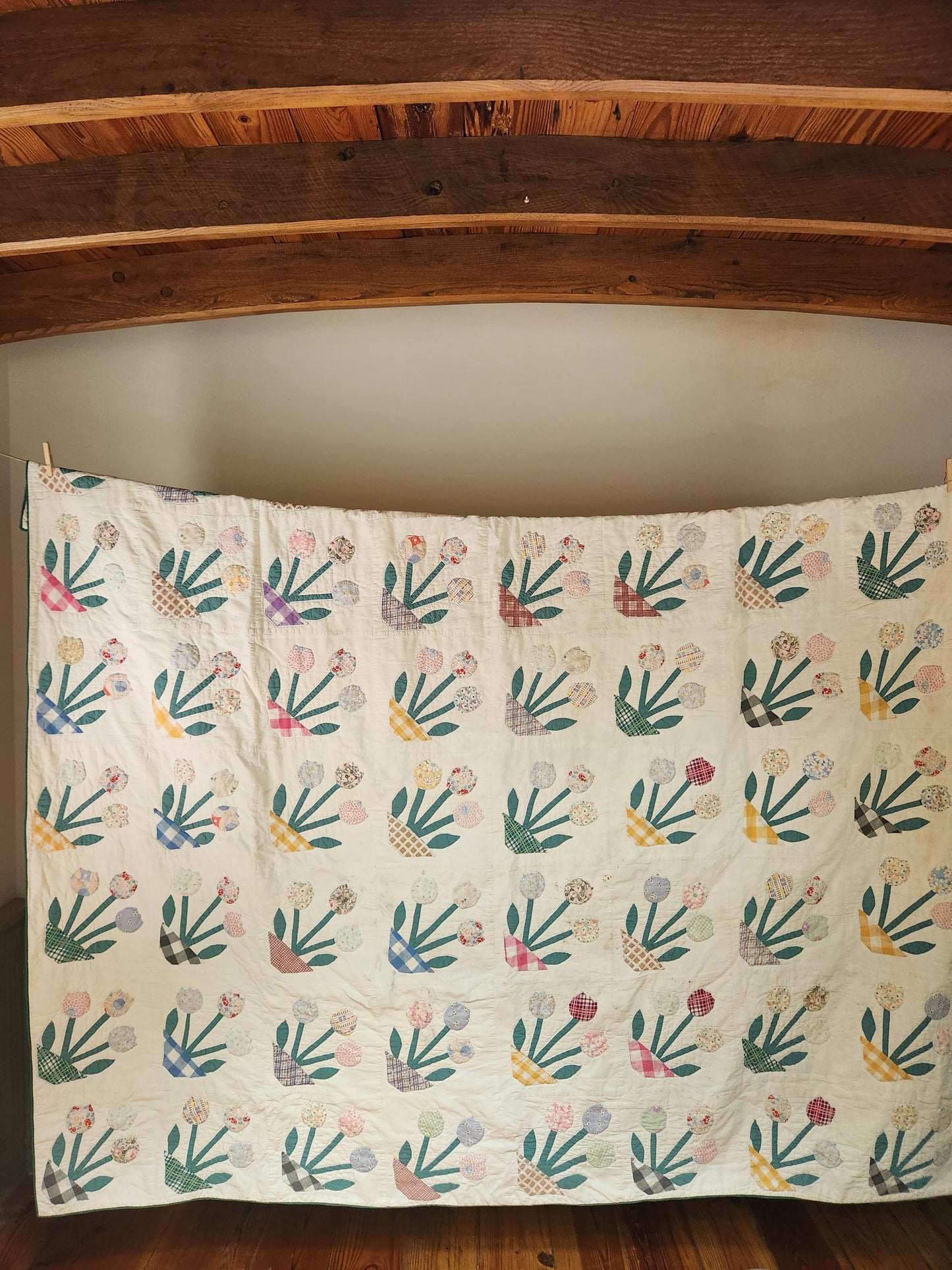 Vintage Flower Pot Applique Quilt