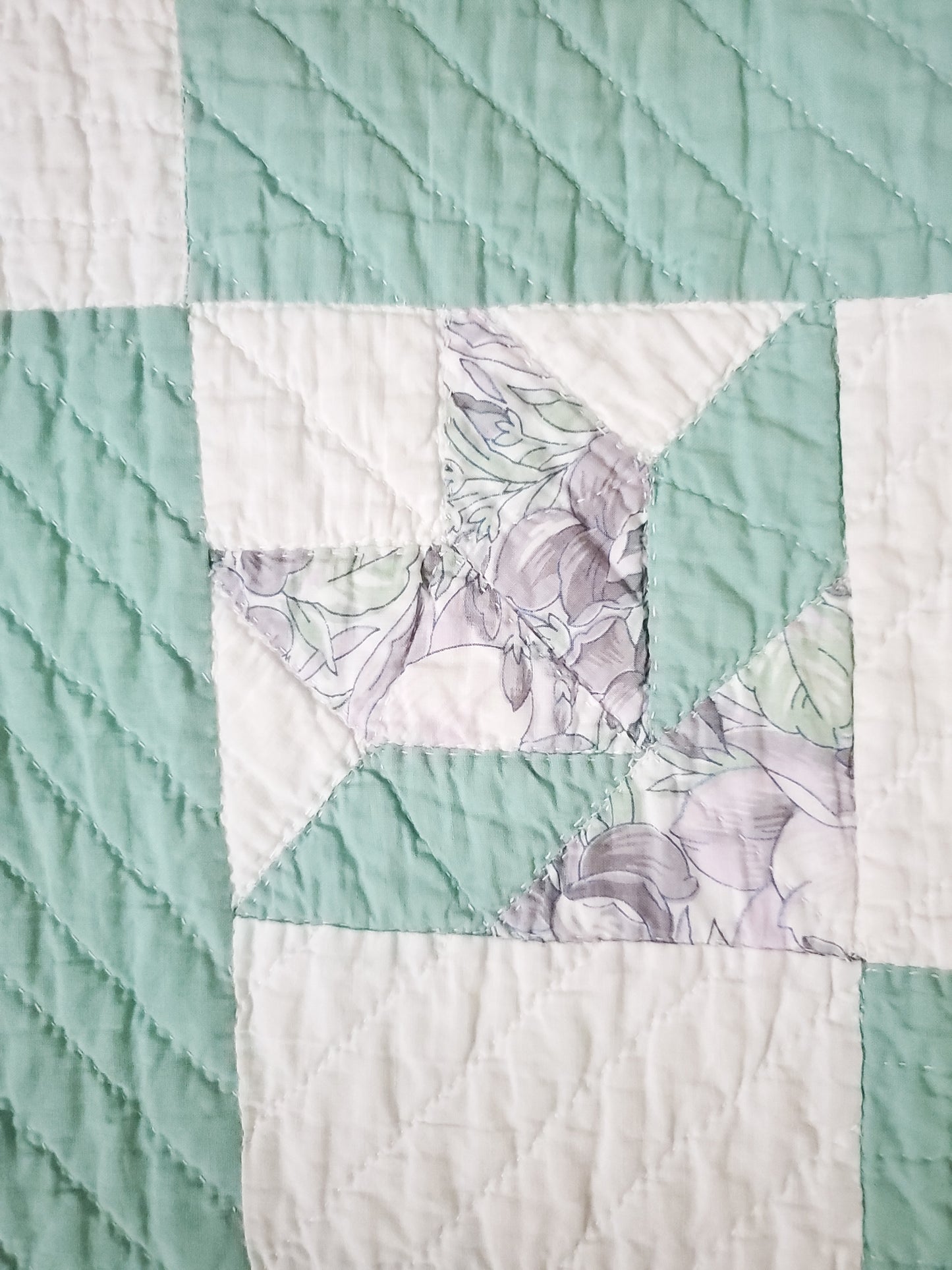 Gorgeous Hand Pieced Vintage Quilt, ca 1950