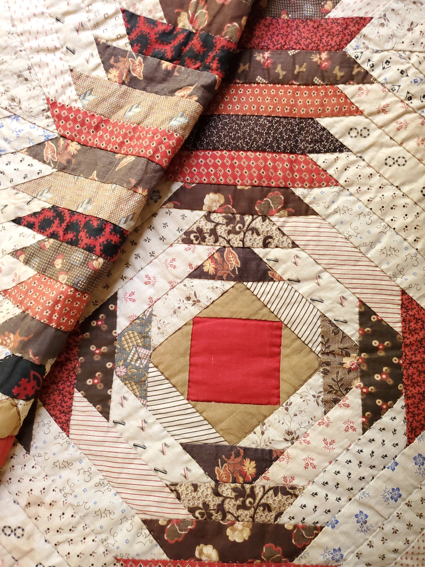 Stunning Antique Pineapple Log Cabin Quilt, ca 1880