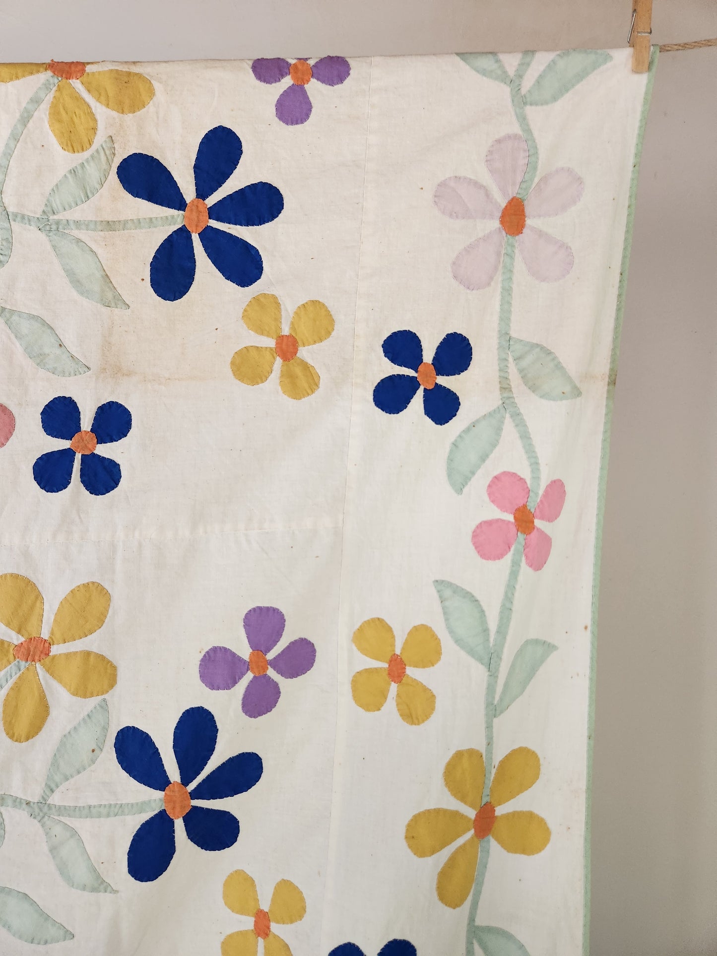 Vintage Floral Applique Coverlet 1944 (B)