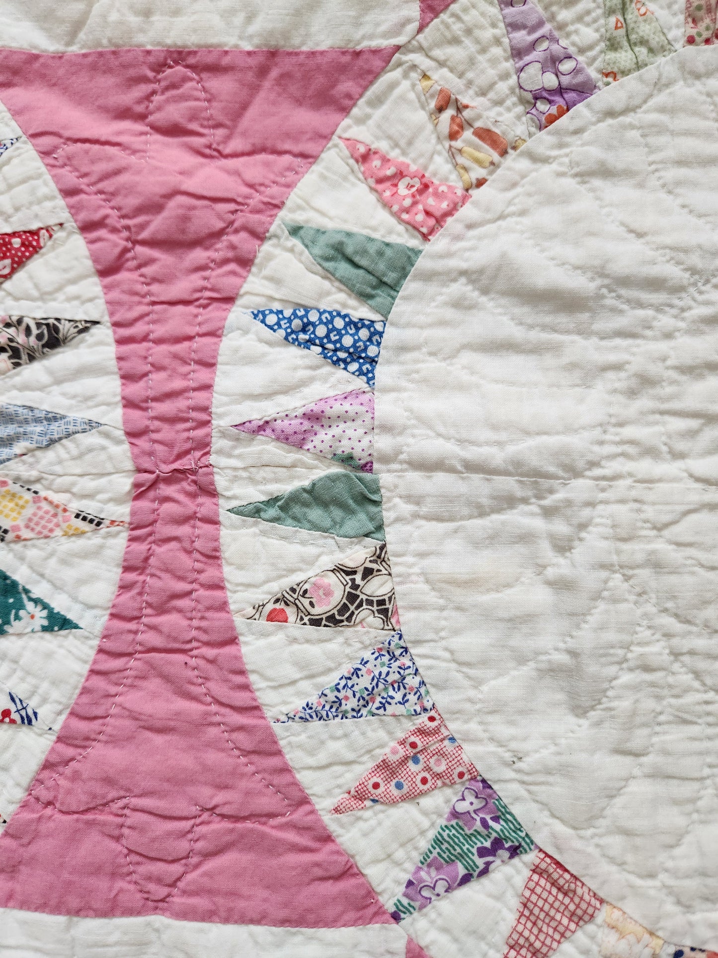 Vintage Pink & White Sunflower Quilt c1930