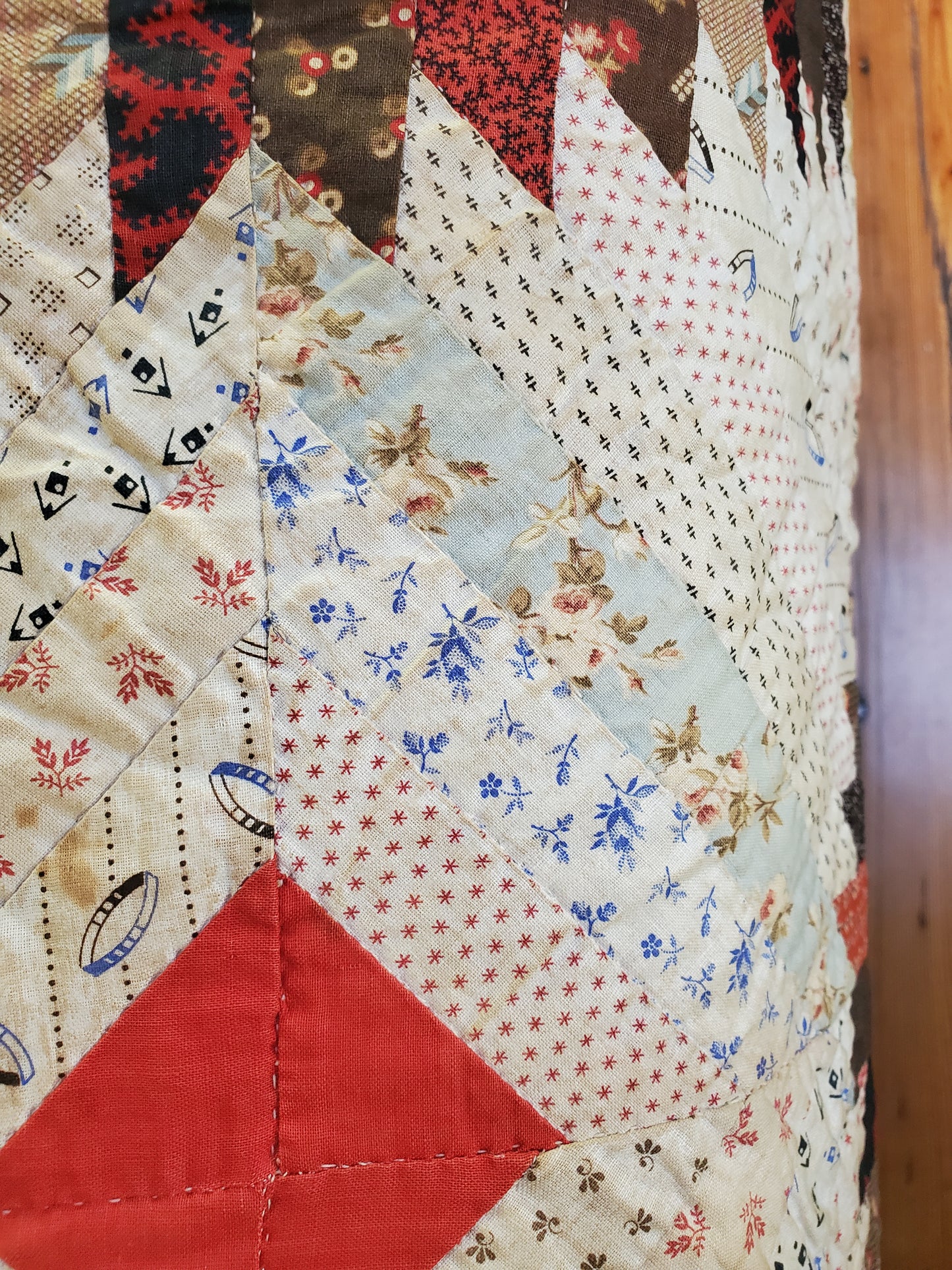 Stunning Antique Pineapple Log Cabin Quilt, ca 1880