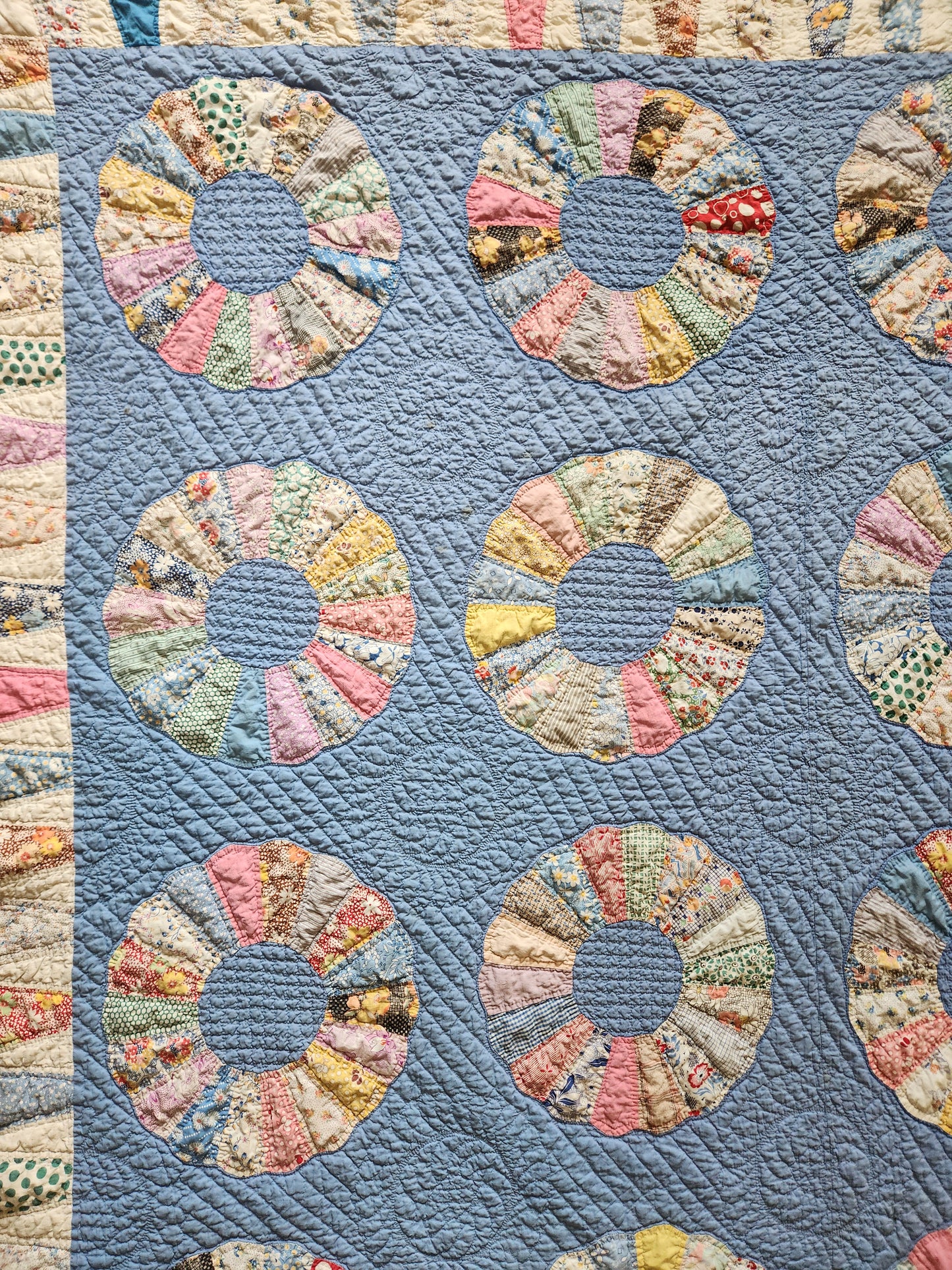 Vintage Dresden Plate Quilt c1930