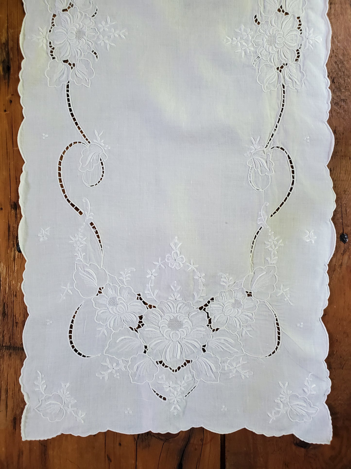 Antique White Embroidered Runner