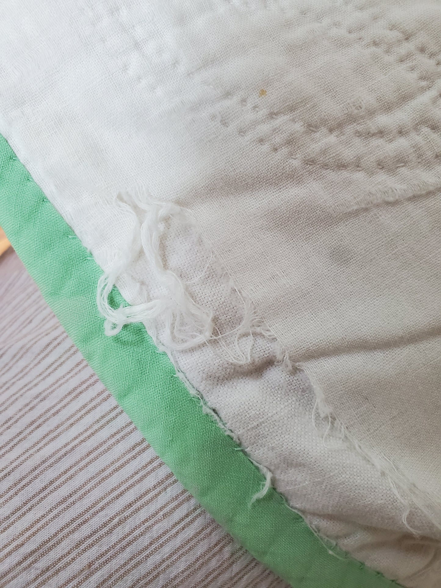 Vintage Dresden Plate Quilt ca 1930