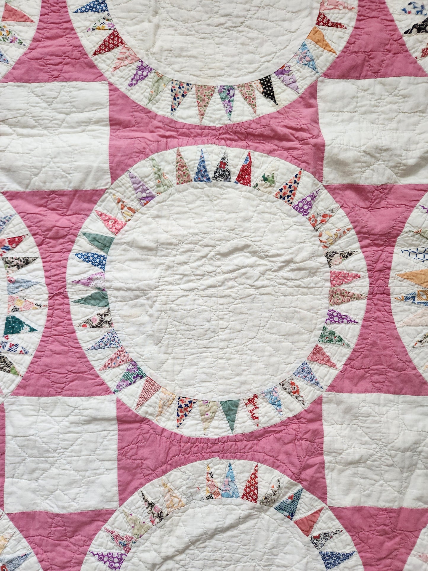 Vintage Pink & White Sunflower Quilt c1930
