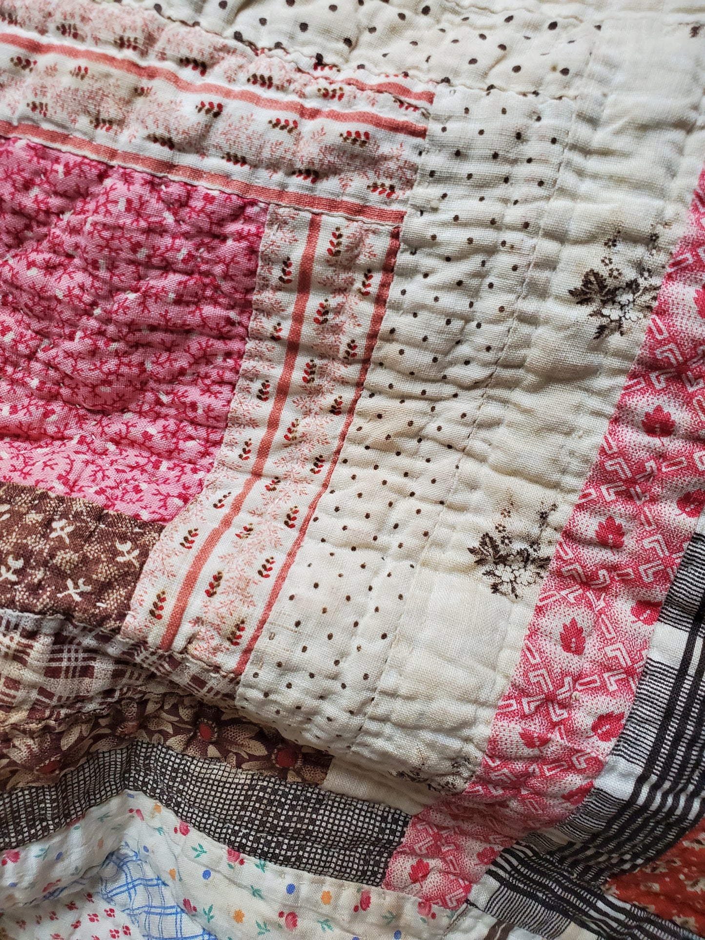 Stunning, Antique, Fussy Cut Log Cabin Quilt, ca 1870