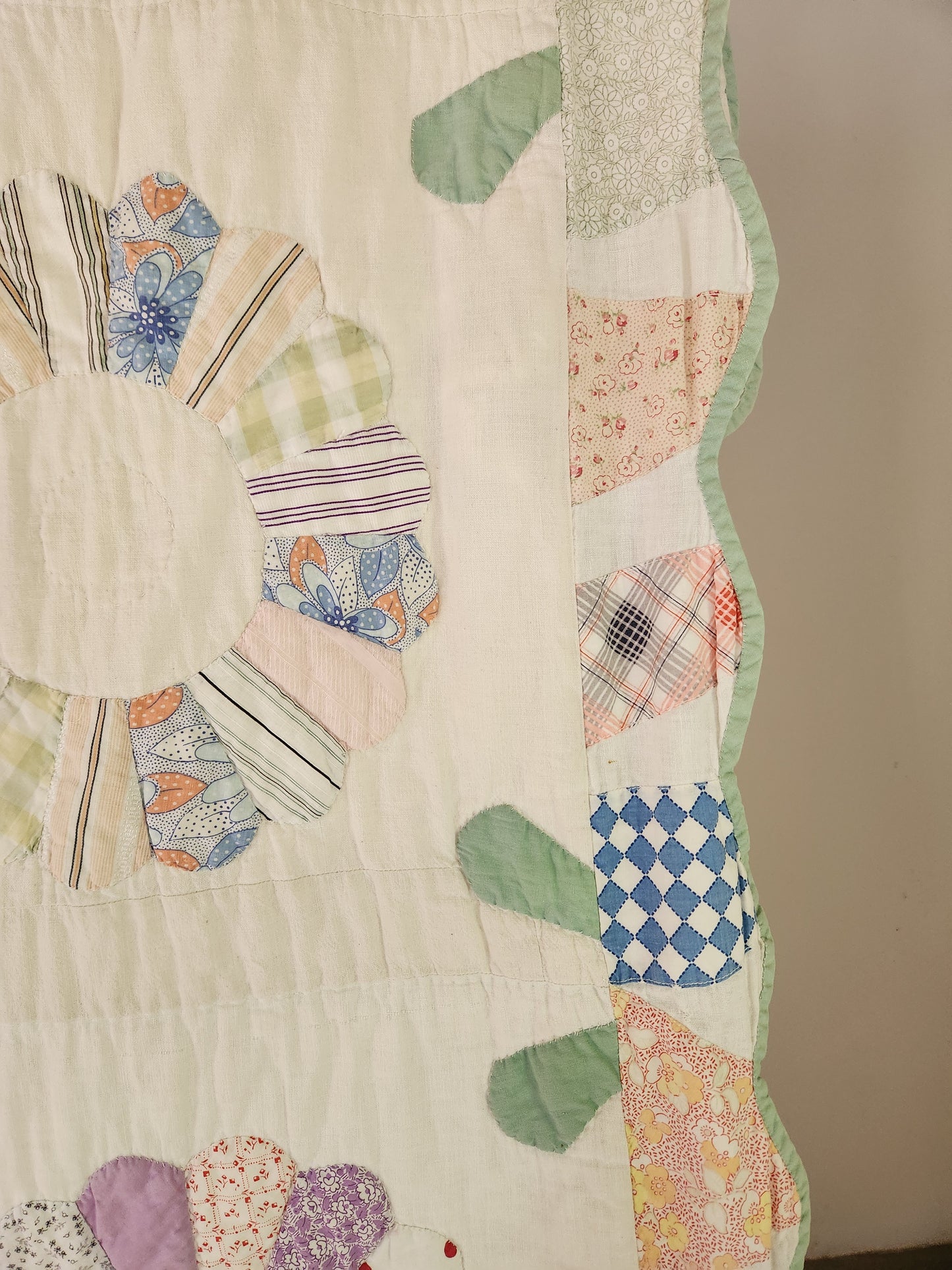 Vintage Dresden Plate Applique Quilt c1930