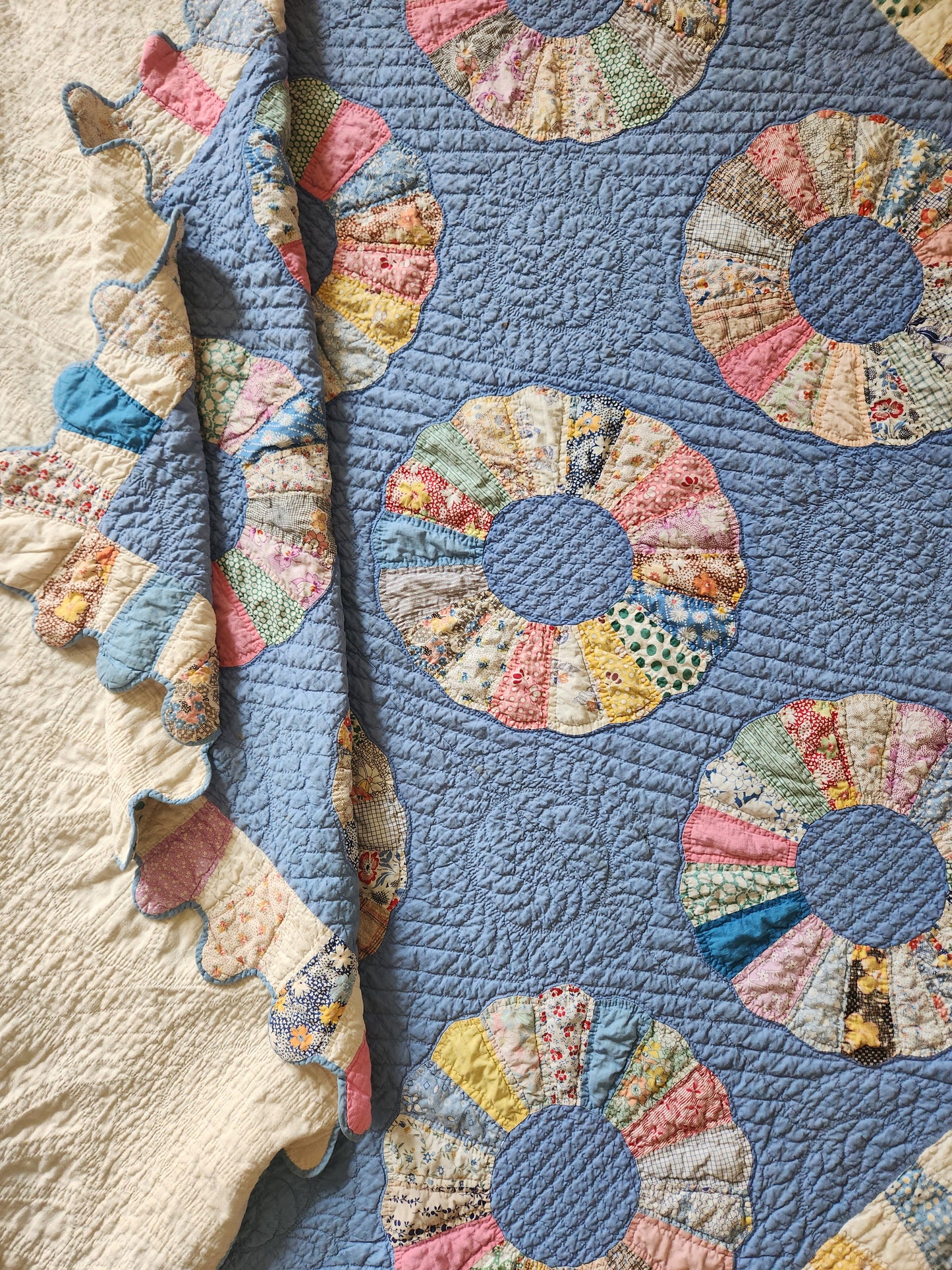 Vintage Dresden Plate Quilt c1930