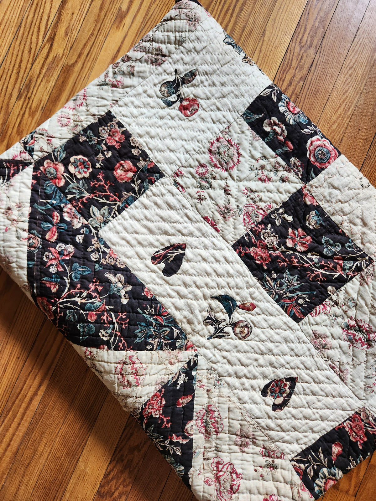Antique Chintz Center Medallion Quilt c1830