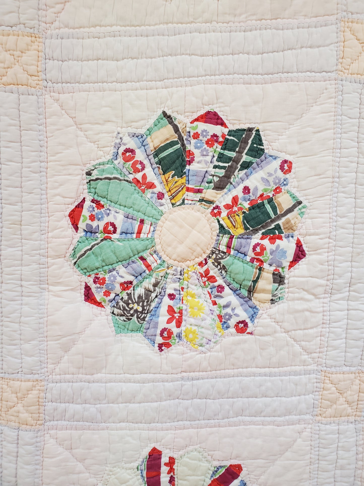 Feed Sack Dresden Plate/Friendship Flower Vintage Quilt, ca 1950