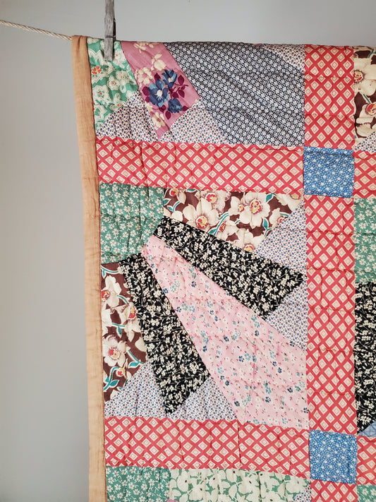 Vintage Feed Sack Fan Quilt, ca 1930