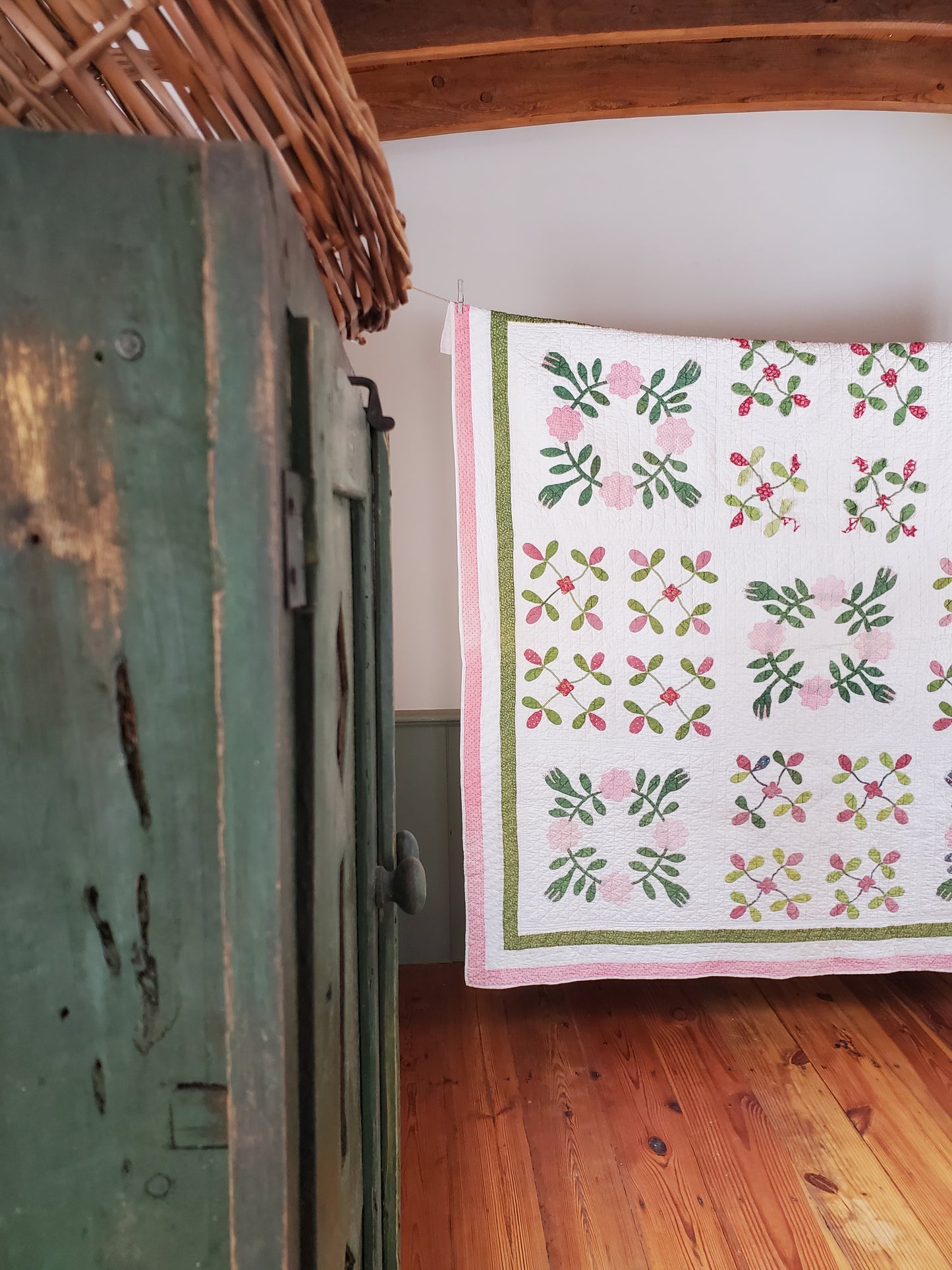 19th Century Pink & Green Antique Rose Wreath Applique Quilt