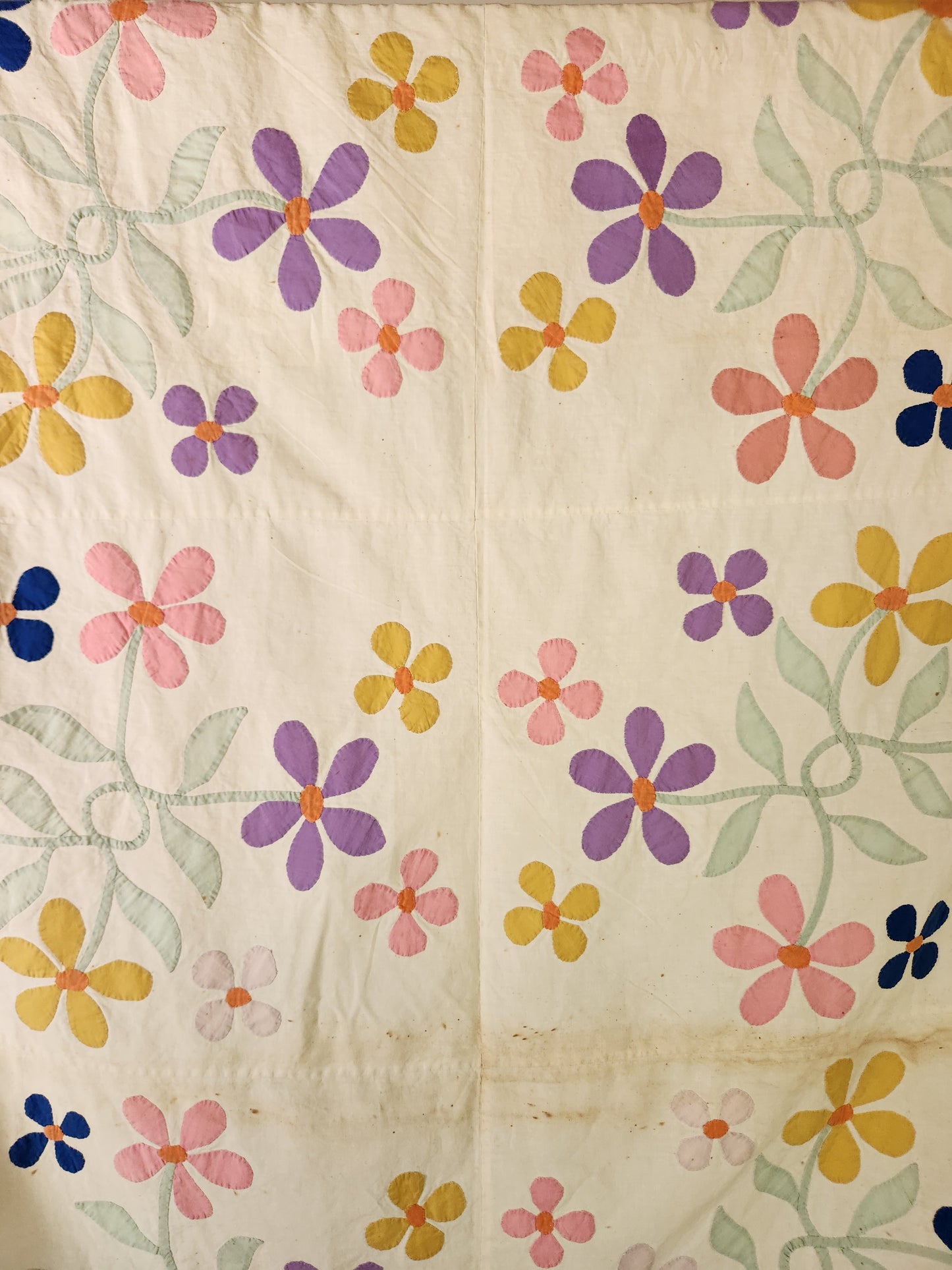 Vintage Floral Applique Coverlet 1944 (B)