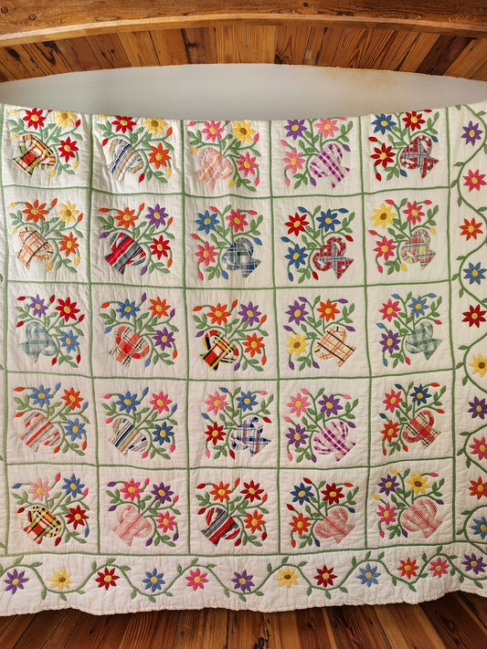 Vintage Multicolor Flower Vase Quilt