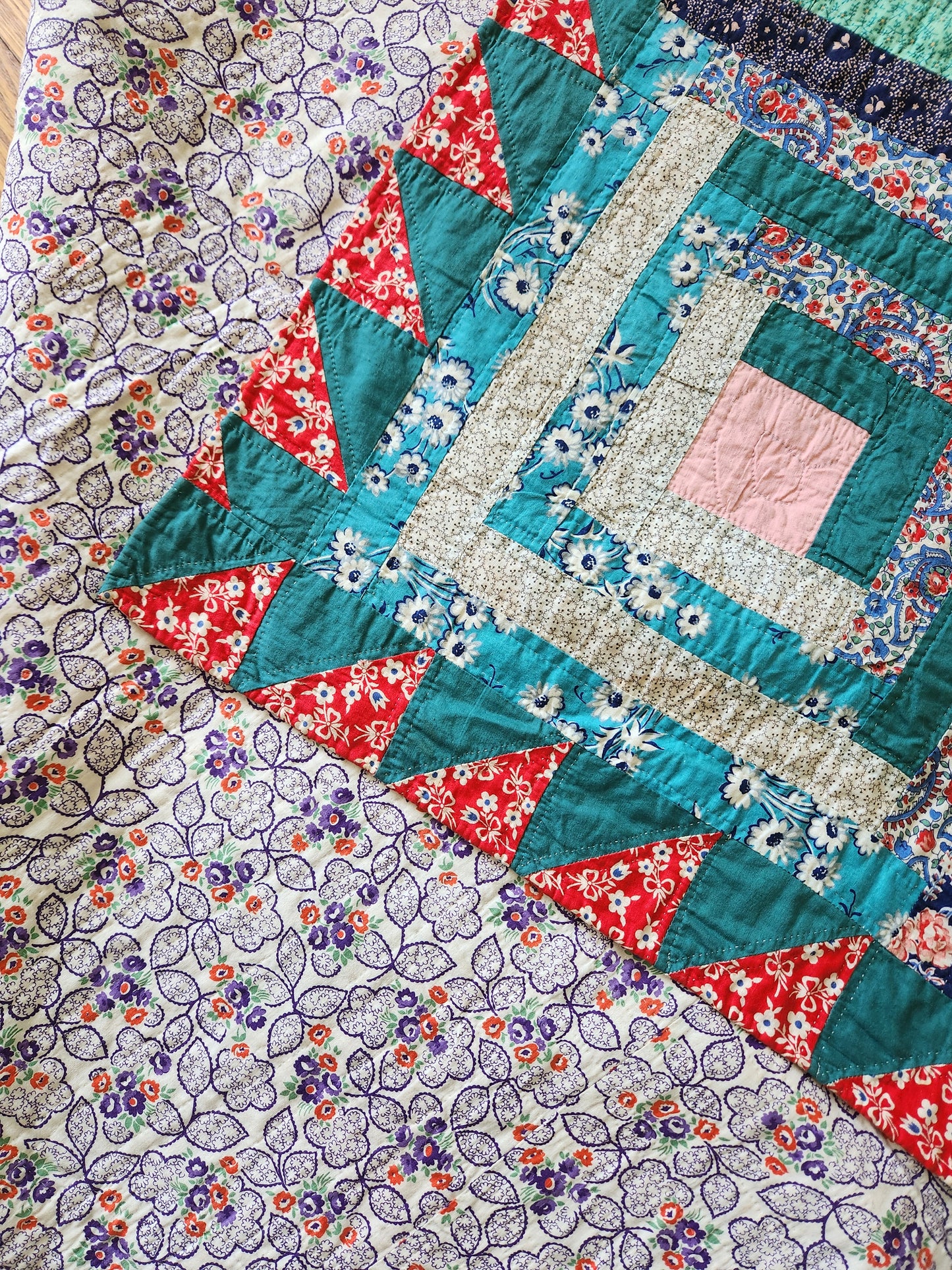 Stunning Vintage 1930’s Log Cabin Quilt
