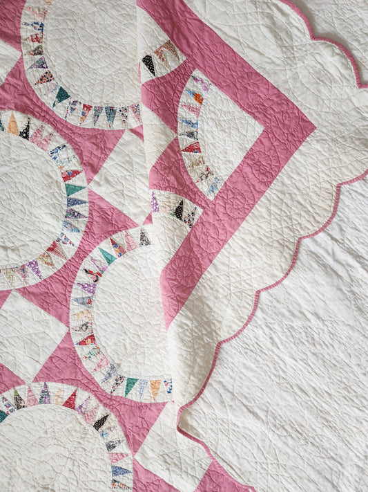Vintage Pink & White Sunflower Quilt c1930
