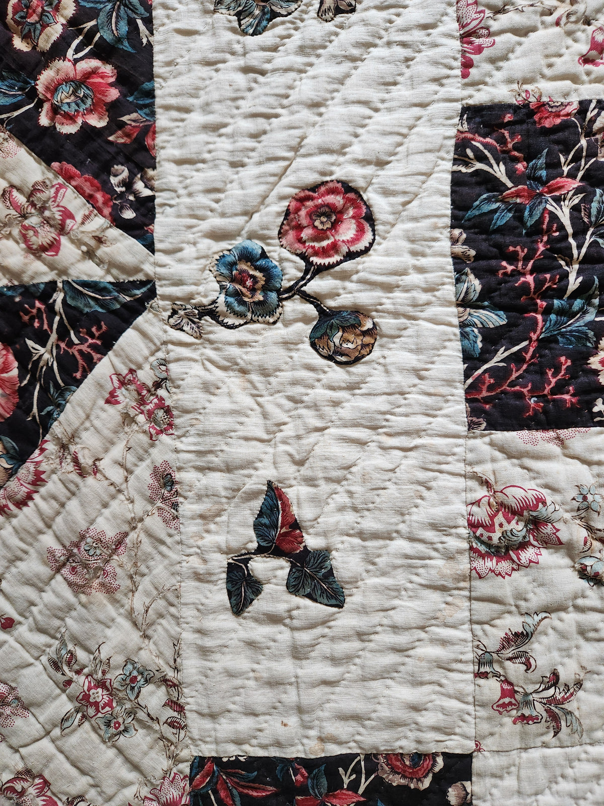 Antique Chintz Center Medallion Quilt c1830
