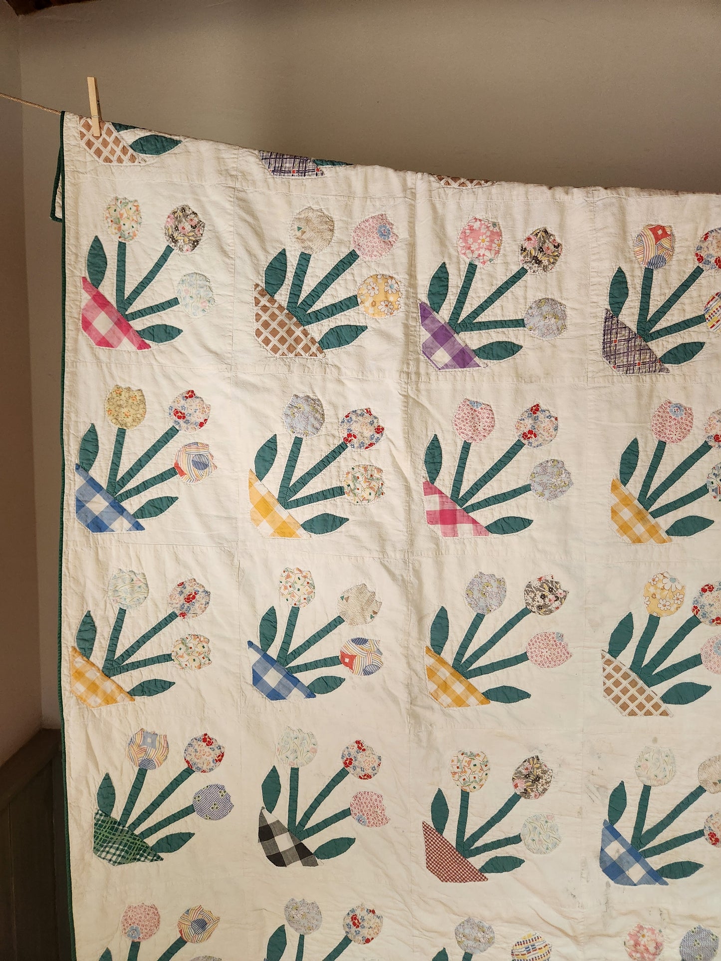 Vintage Flower Pot Applique Quilt